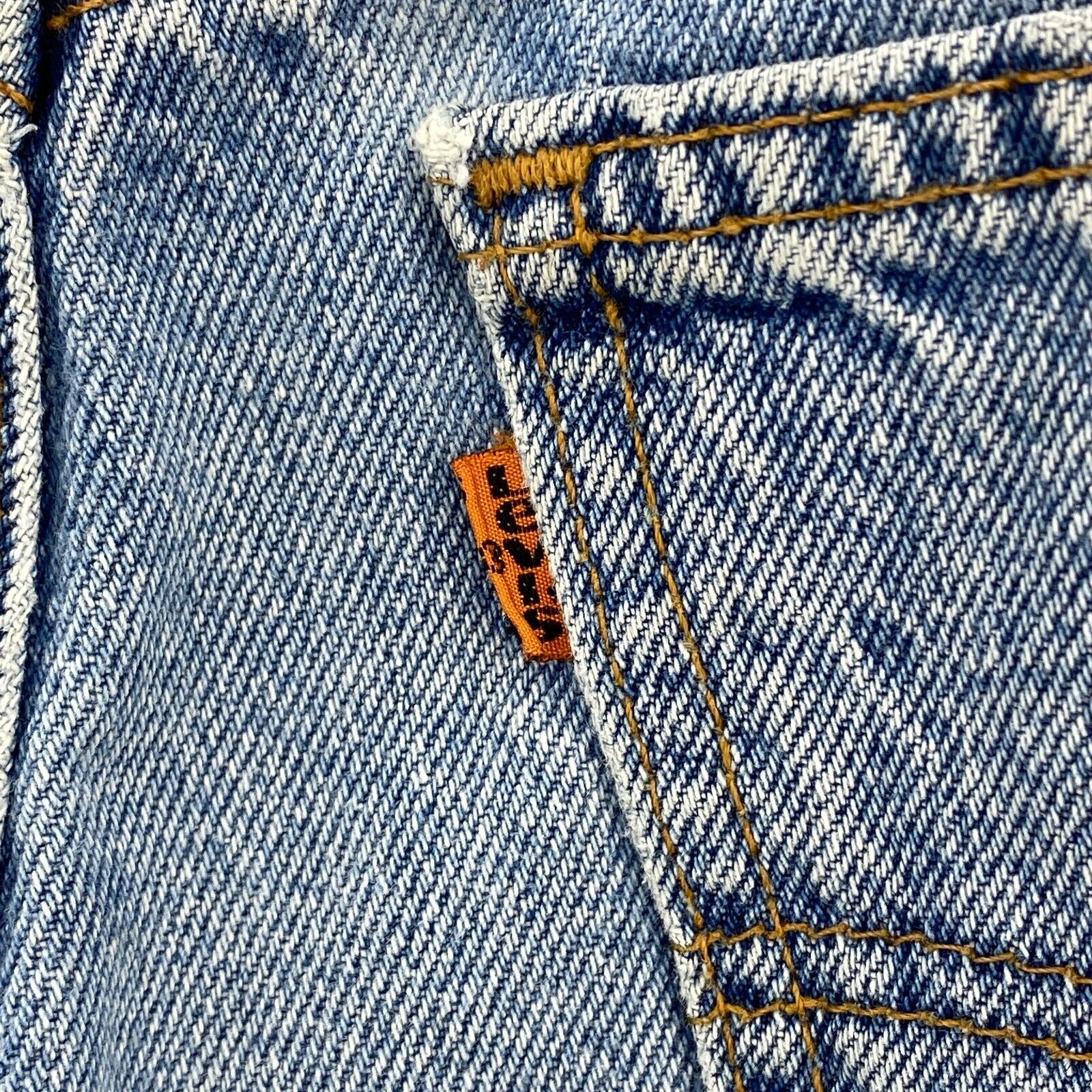 Levi's 550 Orange Tab Relax Fit Light Wash Blue Denim Shorts Size 33
