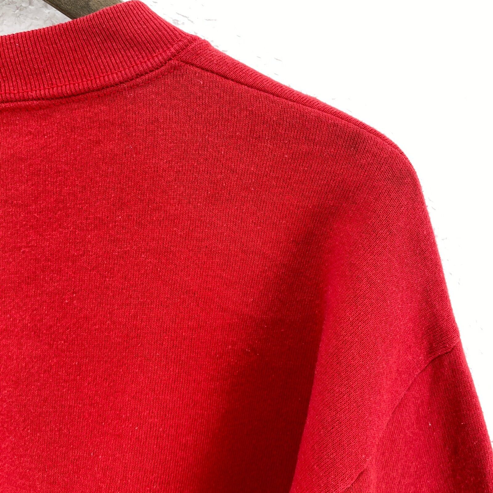 Heaven And Nature Sing Christmas Red Sweatshirt Size M Crewneck