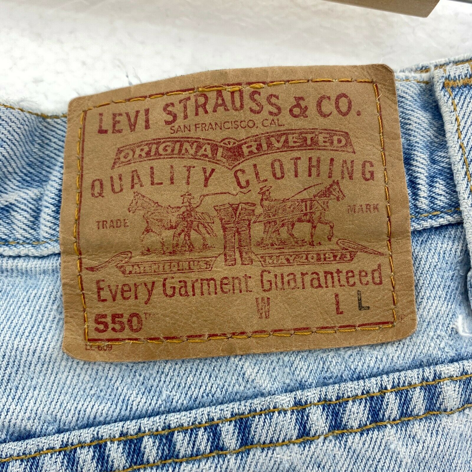 Levi's 550 Light Wash Blue Denim Shorts Size 12