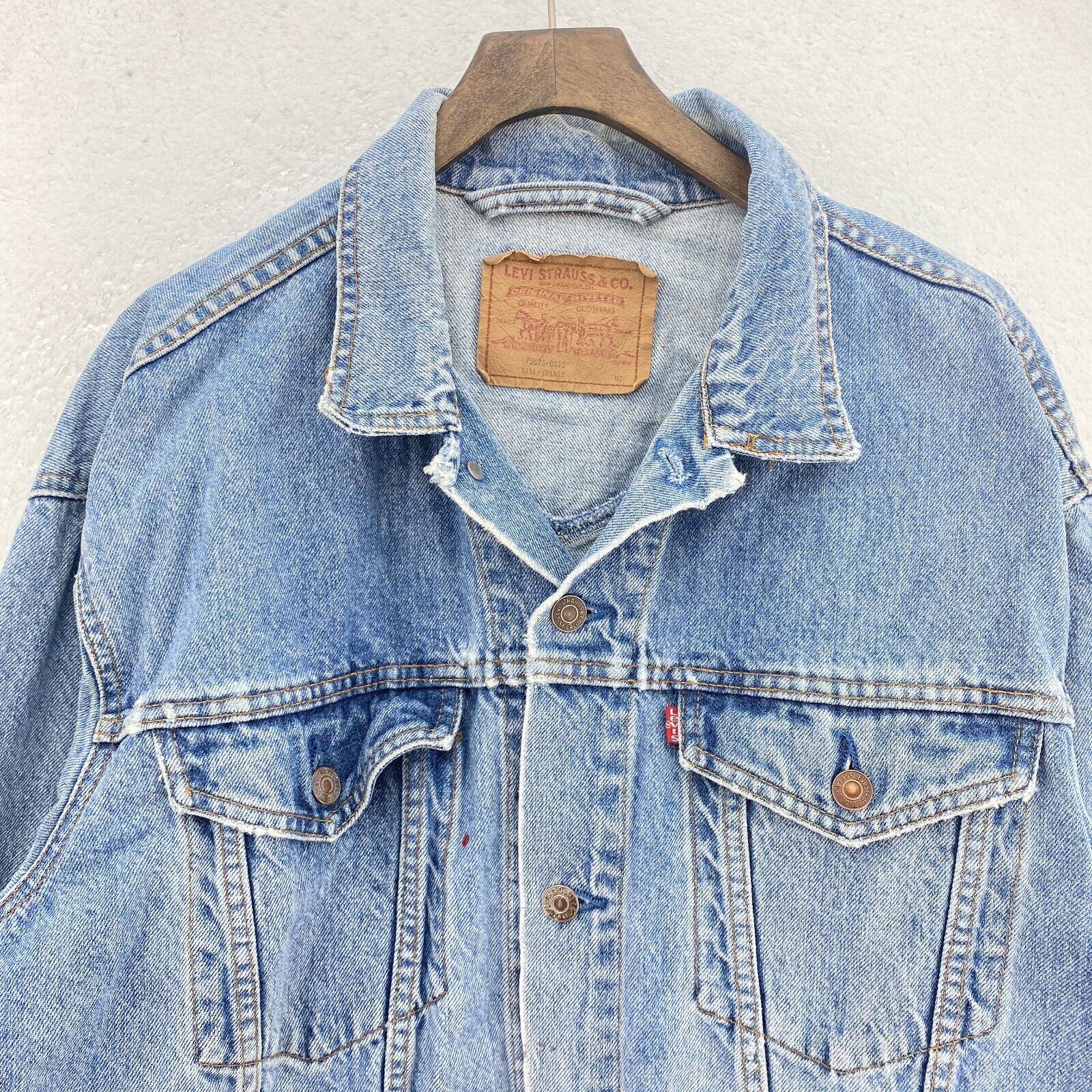 Vintage Levi Strauss Light Wash Blue Trucker Denim Jacket Size M Tall