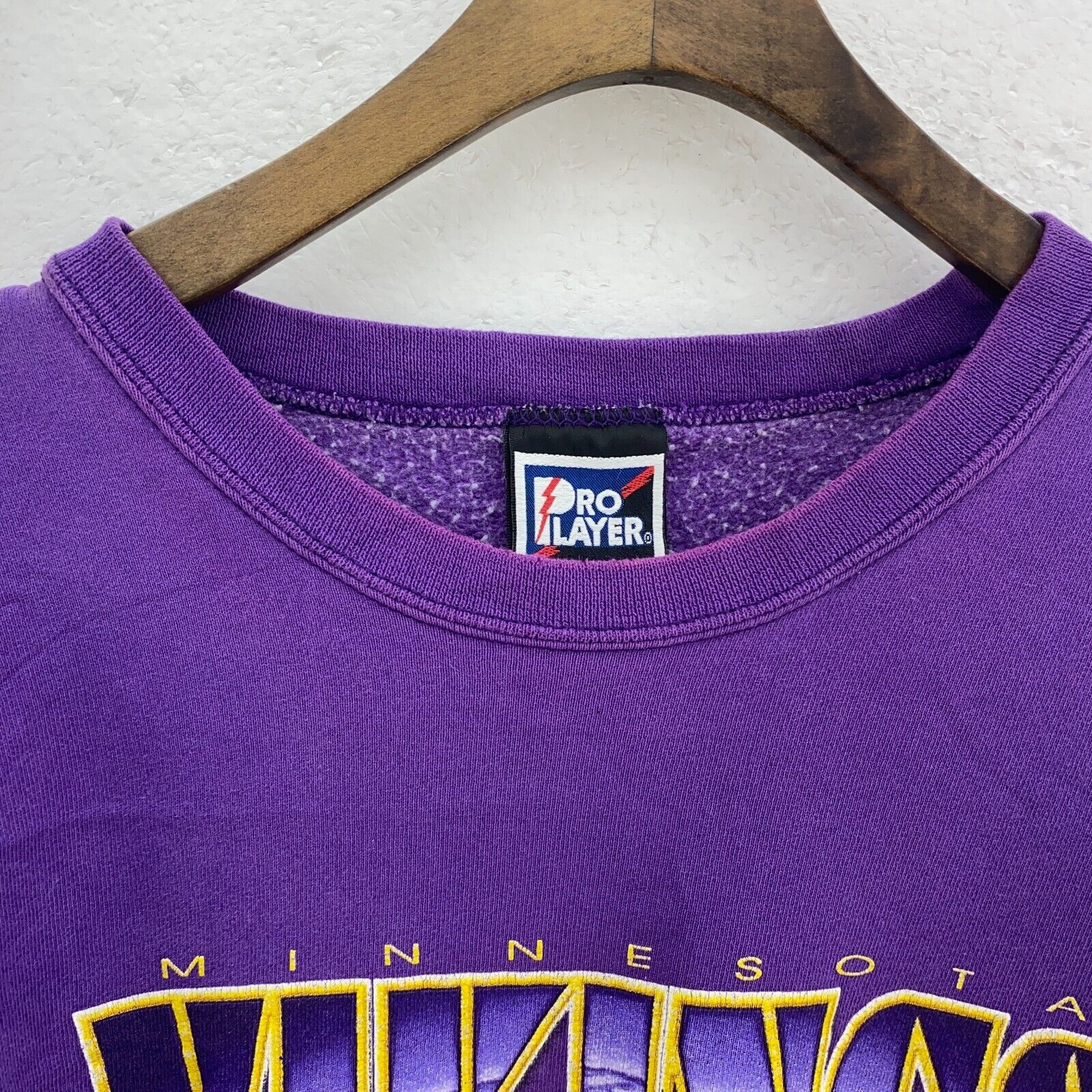 Pro Player Minnesota Vikings NFL Vintage Purple Sweatshirt Size XL