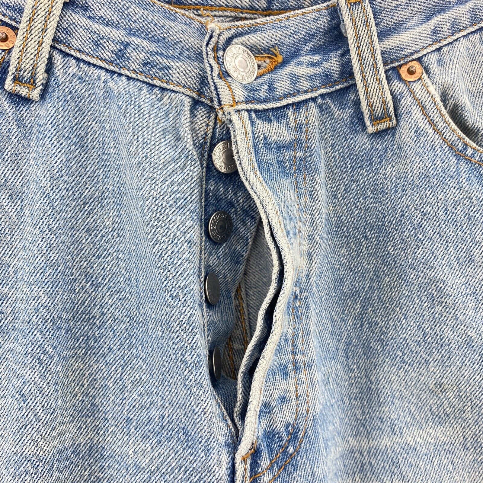 Levi's 501 Light Wash Blue Denim Straight Jeans Size 28 Women's