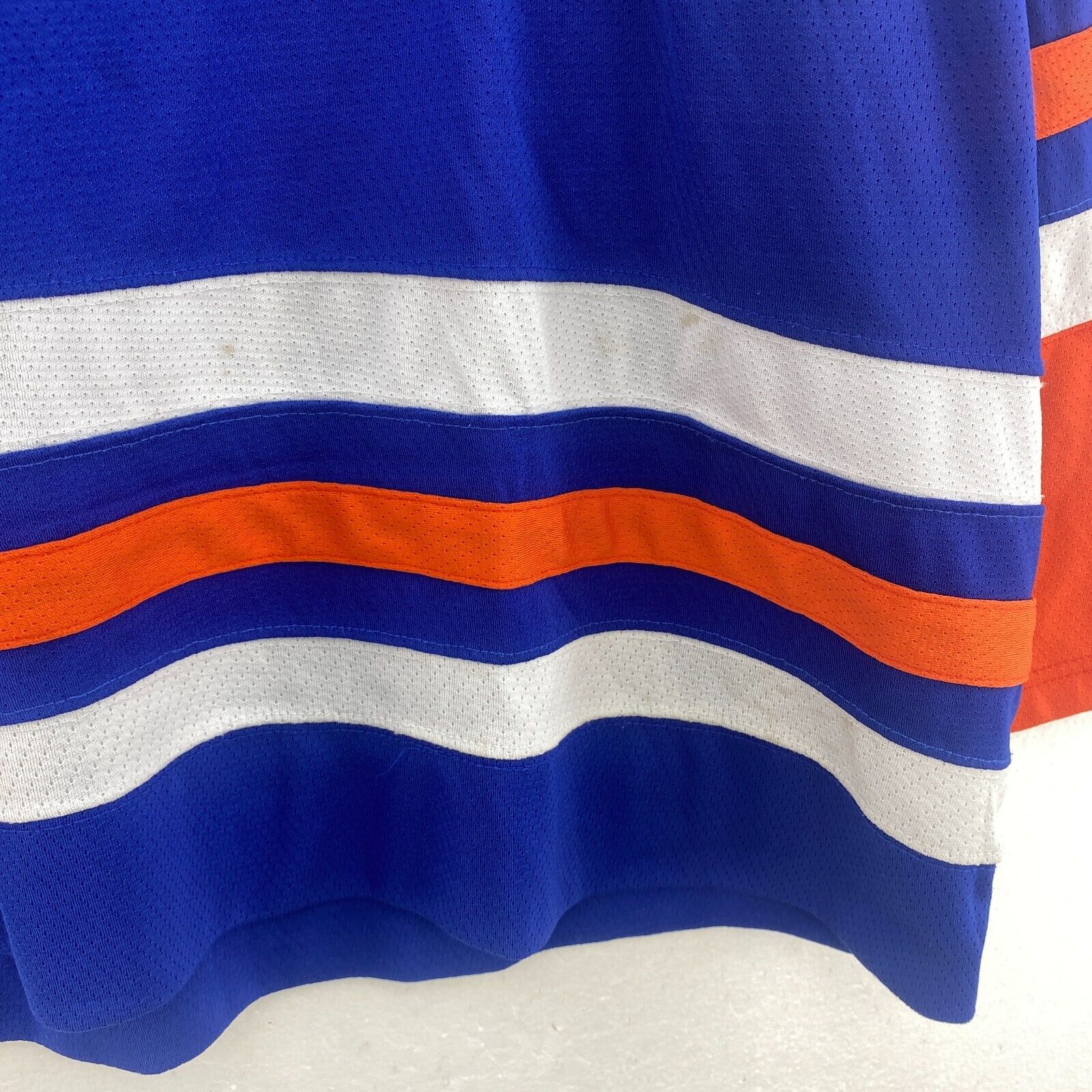 CCM Edmonton Oilers NHL 11 Mark Messier Blue V-Neck Hockey Jersey Size XL