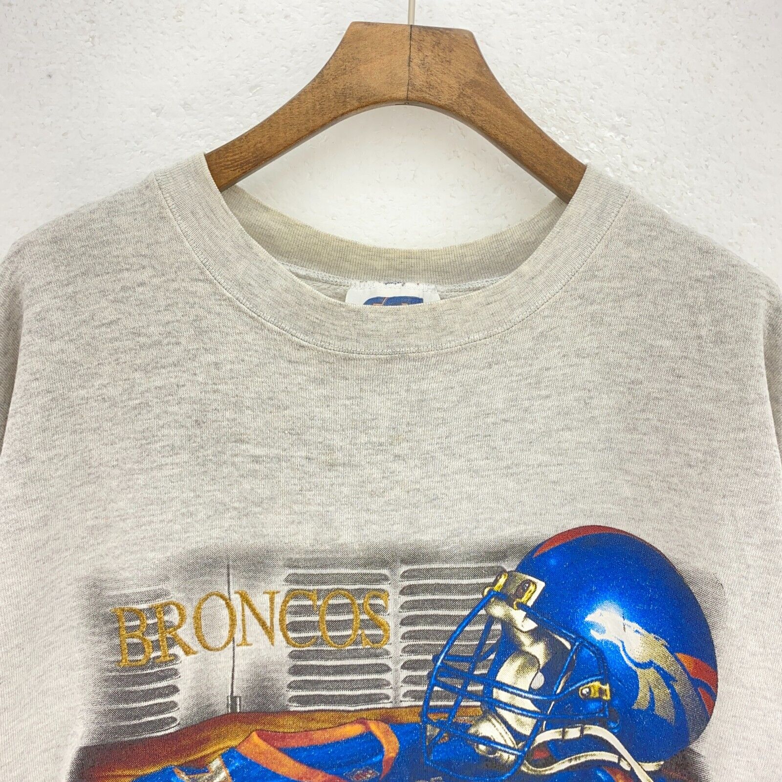 Denver Broncos Football NFL Gray Sweatshirt Size XL Crewneck