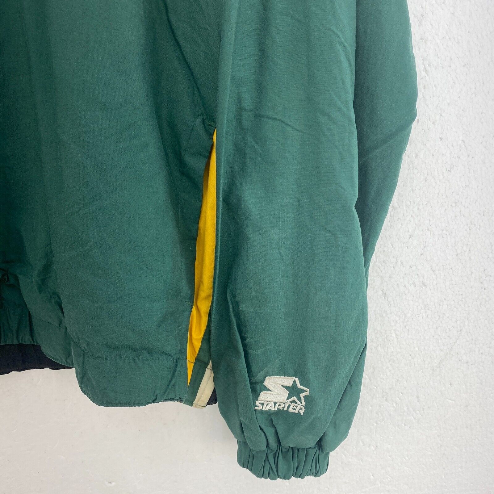 Green Bay Packers V Neck Starter Insulate Light Jacket Pullover Size M Green NFL