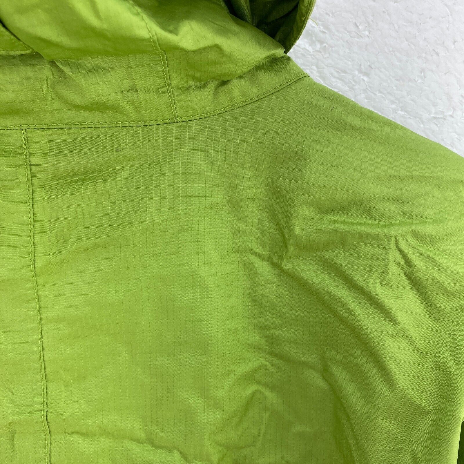 Marmot Hooded Lightweight Waterproof Rain Jacket Size M Green Women's