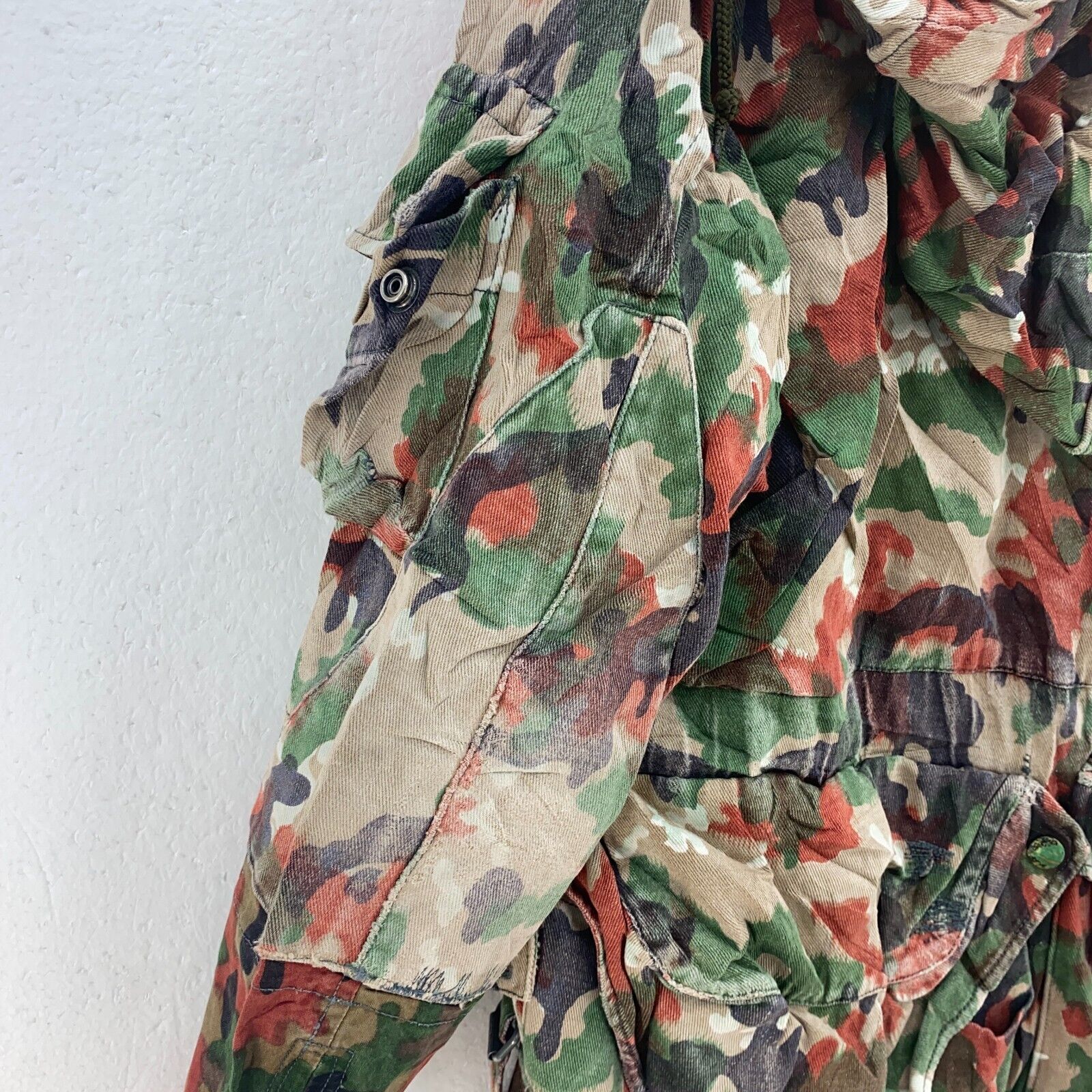 Swistzerland Military Paintball Camo Green Hooded Pockets Full Zip Jacket Size M