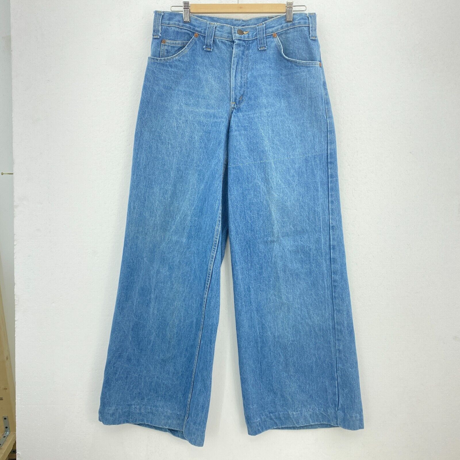 GWG Women's Flare Blue Jeans Size 32 x 31