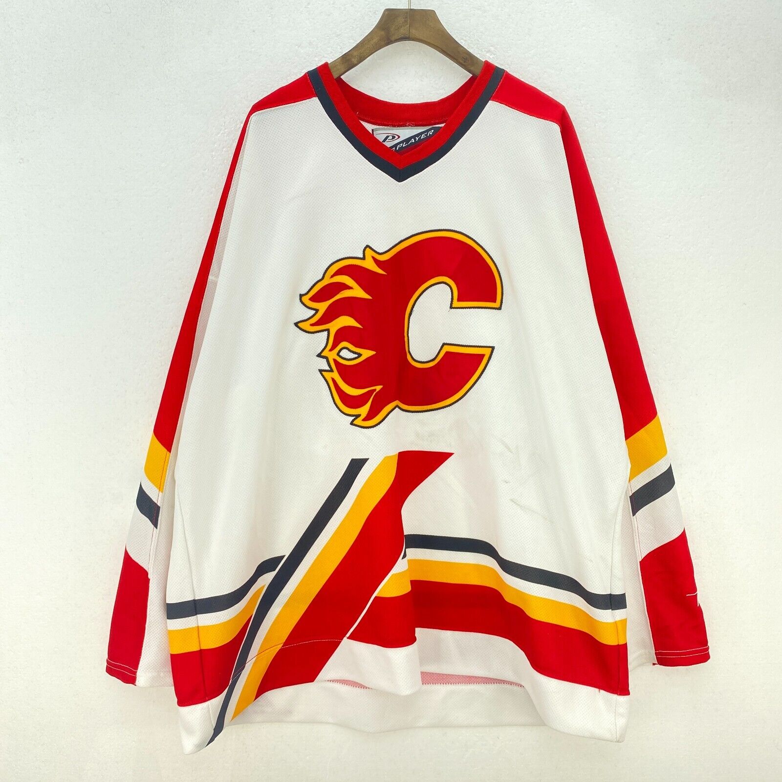 Vintage Pro Player NHL Calgary Flames White V-Neck Jersey Size XXL