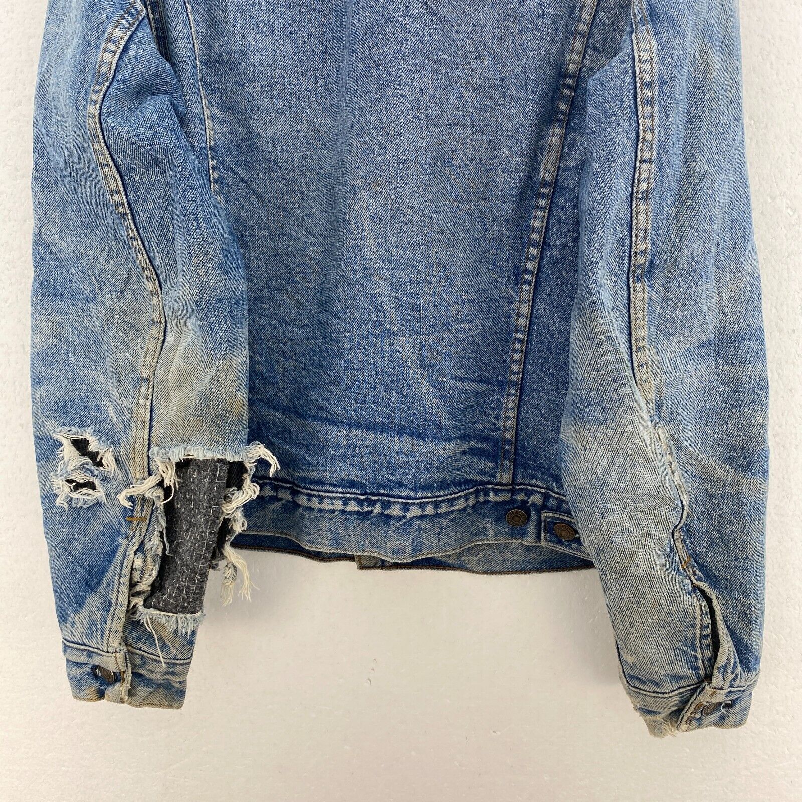 Levi Strauss Corduroy Collar Medium Wash Blue Denim Jacket Size 40