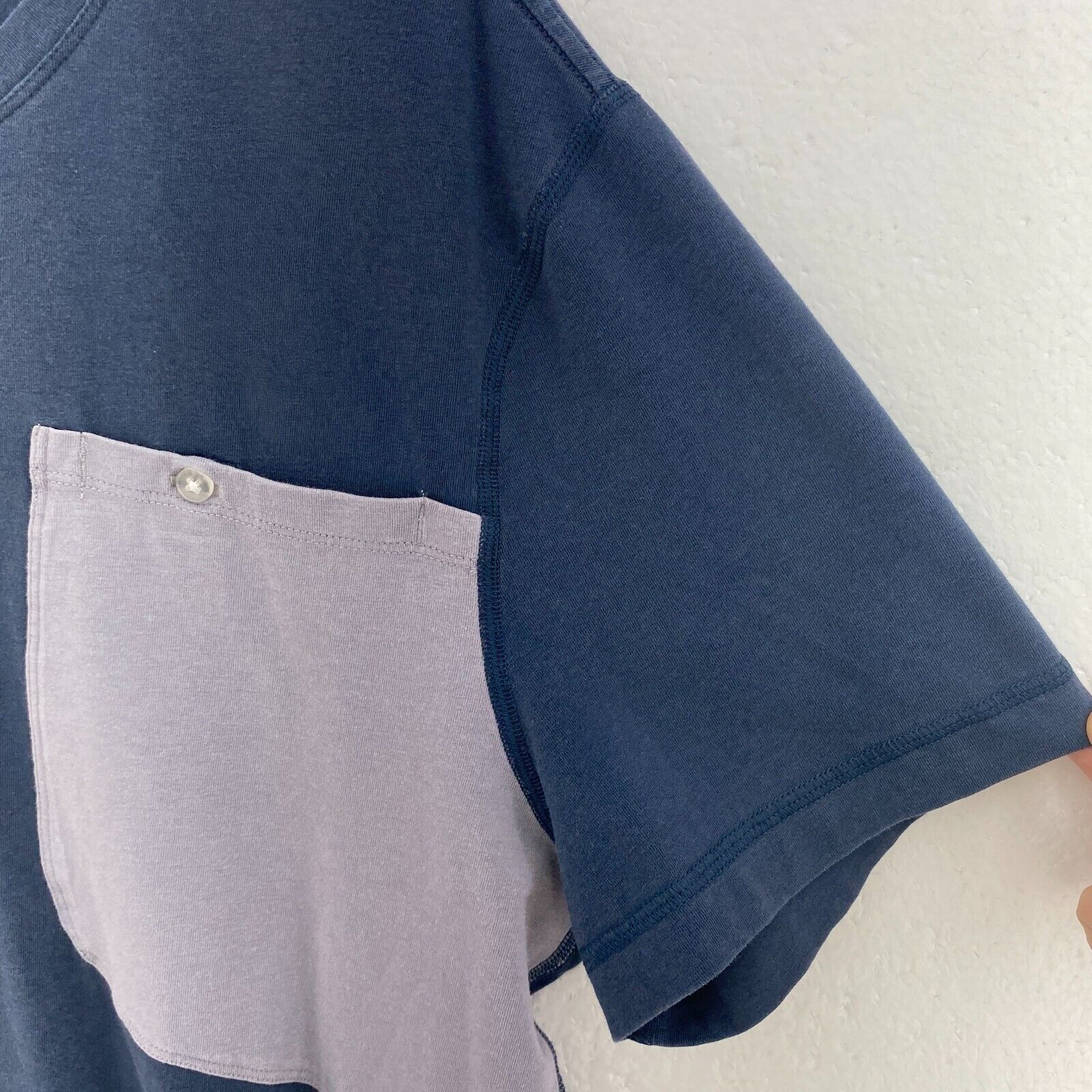 Lululemon Navy Blue Single Pocket Crew Neck T-shirt Size M Tee