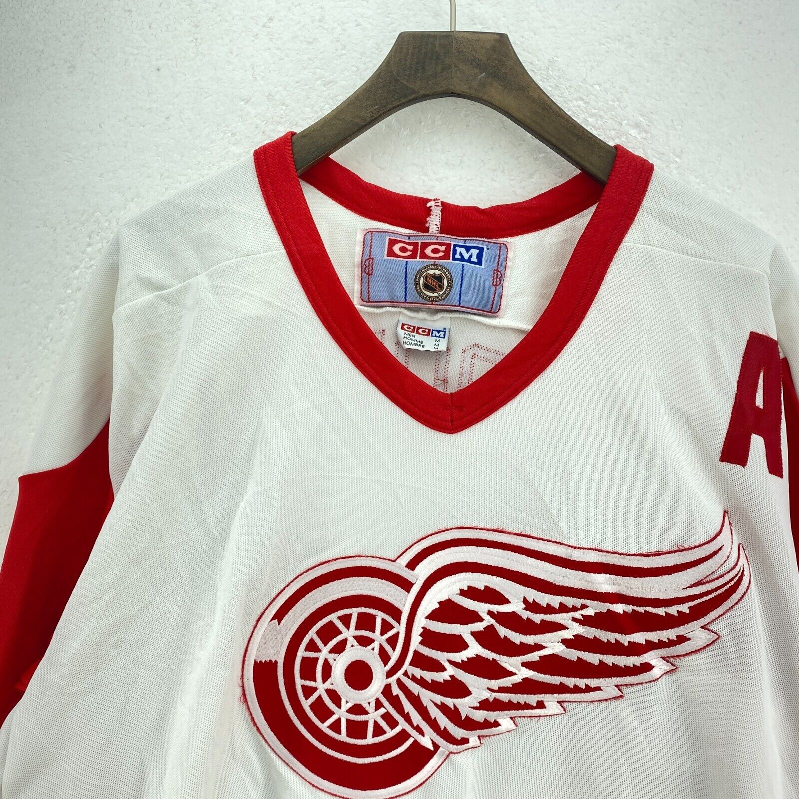 Vintage CCM Detroit Red Wings NHL Ice Hockey White Jersey Size M