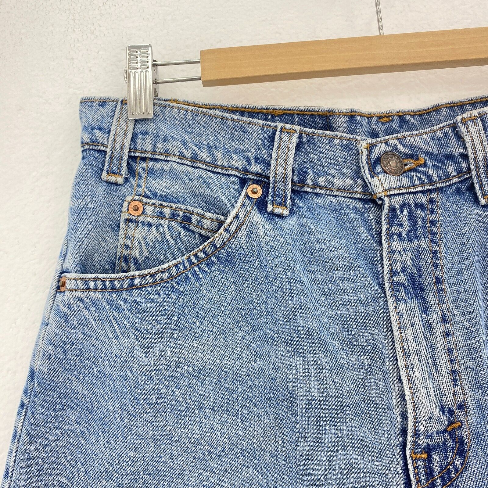 Levi's 550 Orange Tab Relax Fit Light Wash Blue Denim Shorts Size 33