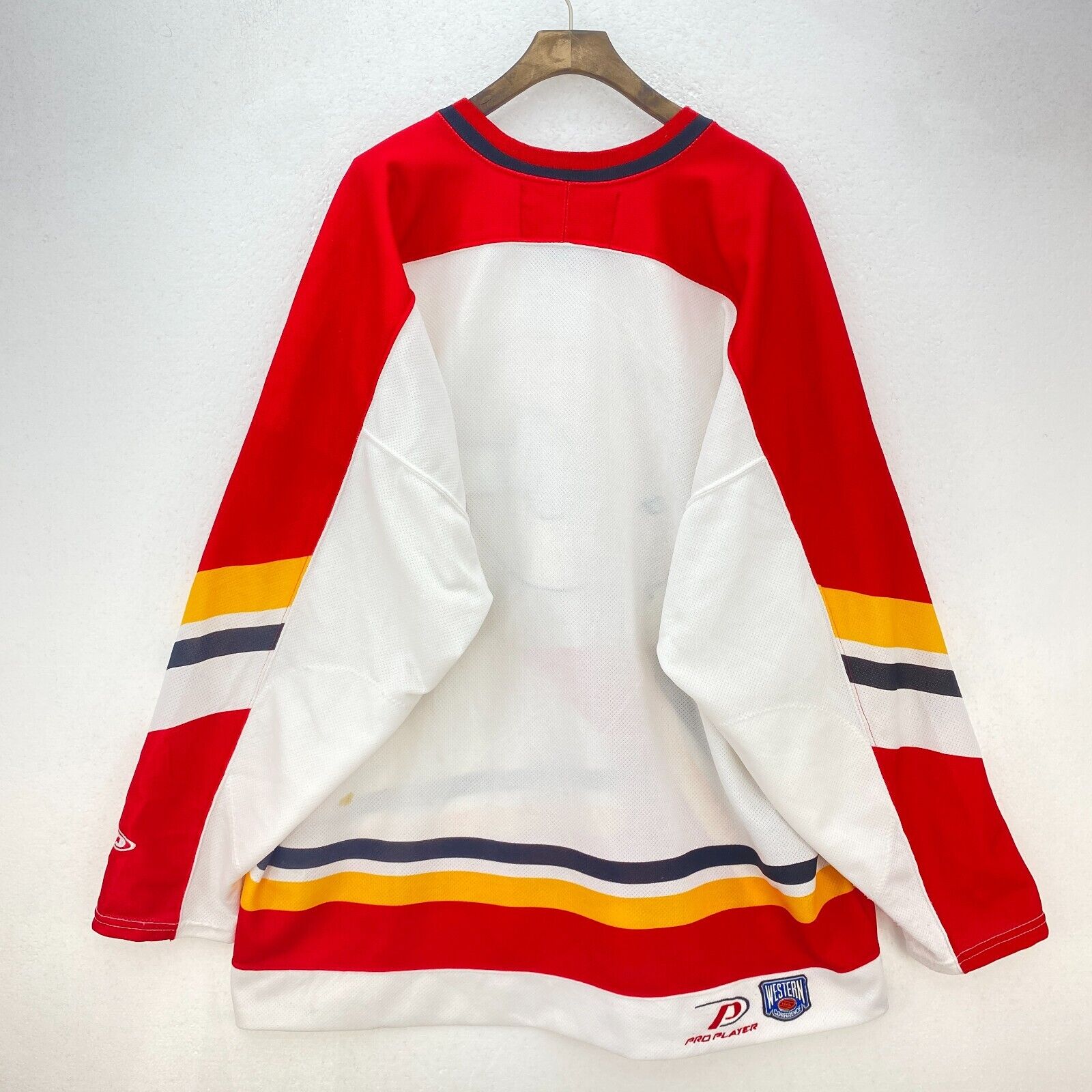 Vintage Pro Player NHL Calgary Flames White V-Neck Jersey Size XXL