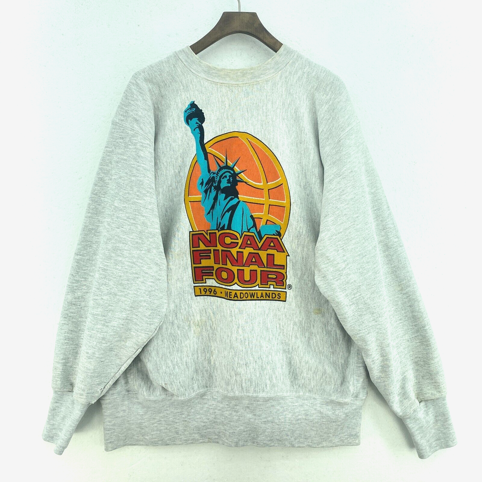 NCAA New York Statue Of Liberty Final Tour Basketball Gray Sweatshirt Size XL