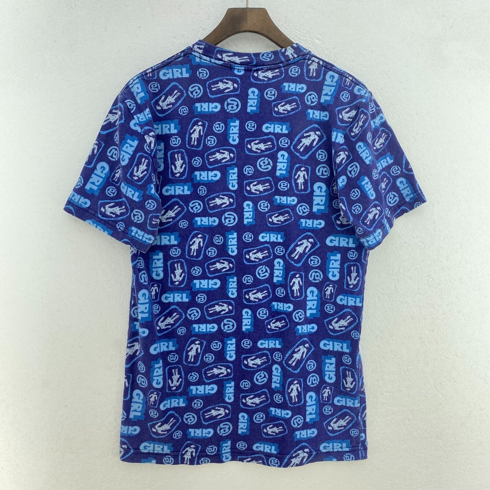 Girl Skateboards All Over Print Blue Graphic Print T-shirt Size M