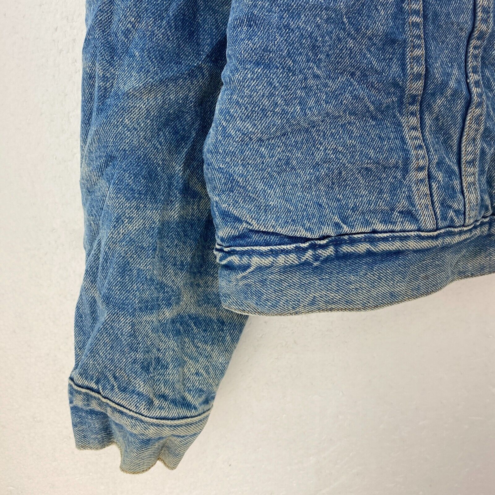 Levi's Sherpa Denim Blue Medium Wash Size 46 Snap Up