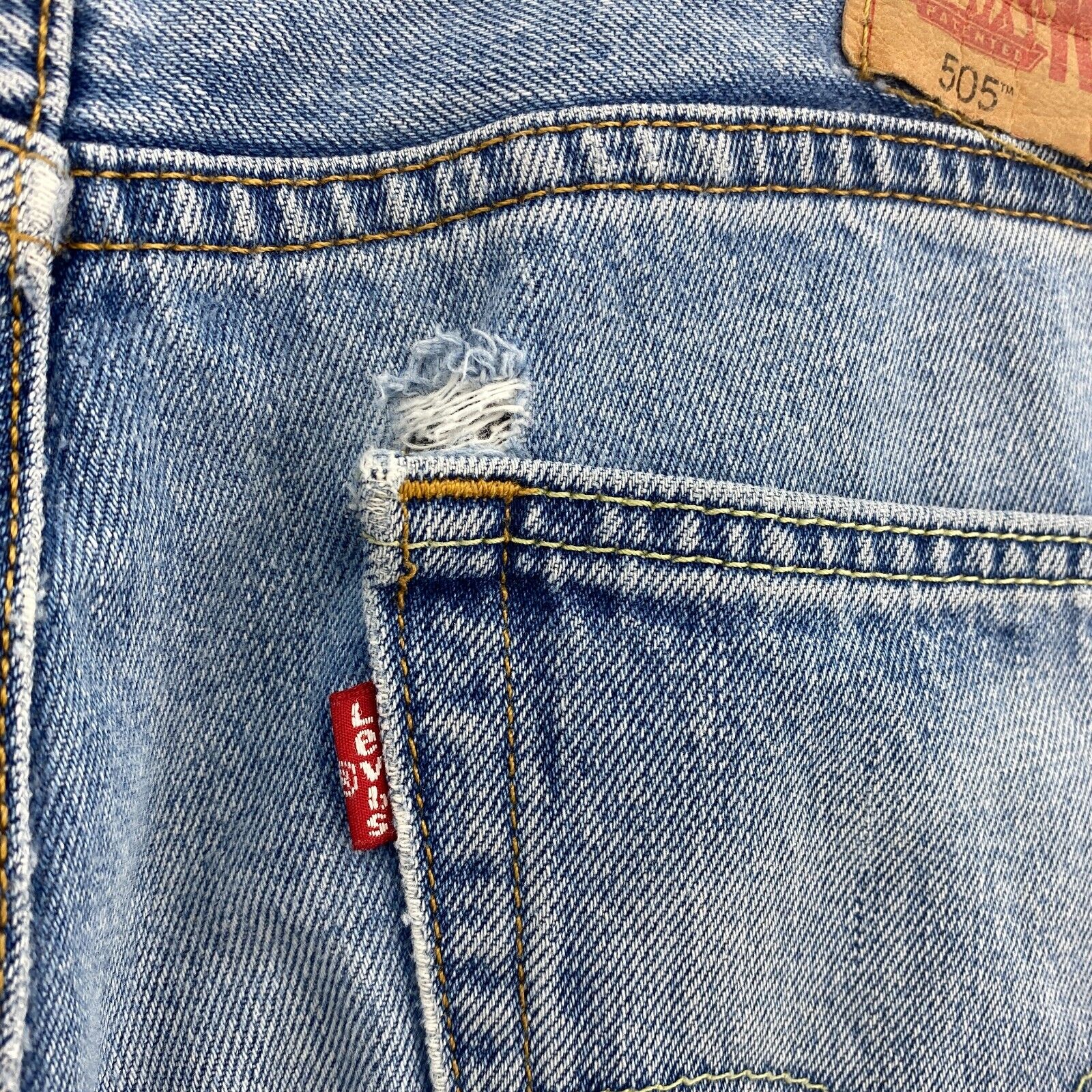 Levi's 505 Light Wash Blue Straight Jeans Size 32 x 30