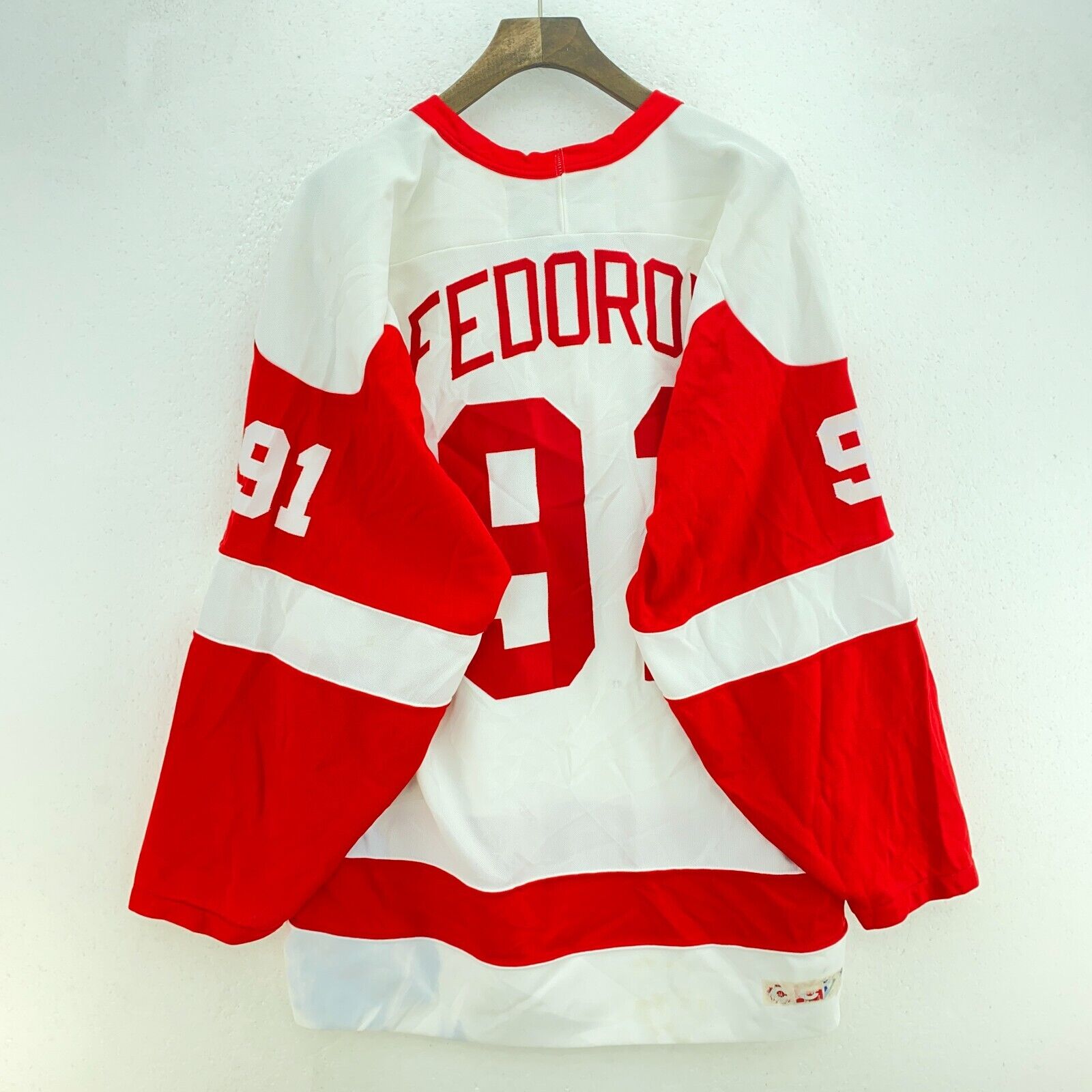 Vintage CCM Detroit Red Wings NHL Ice Hockey White Jersey Size M