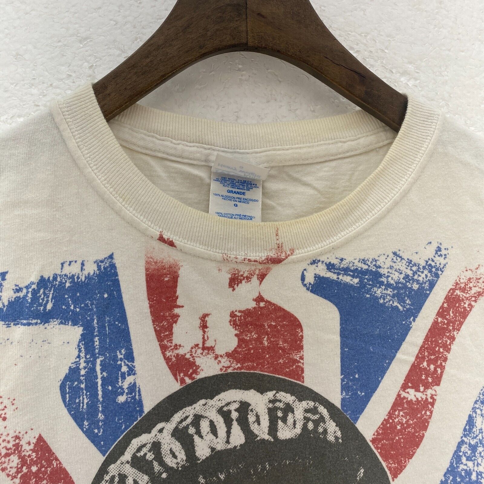 God Save The Queen White Art Graphic White T-shirt Size L