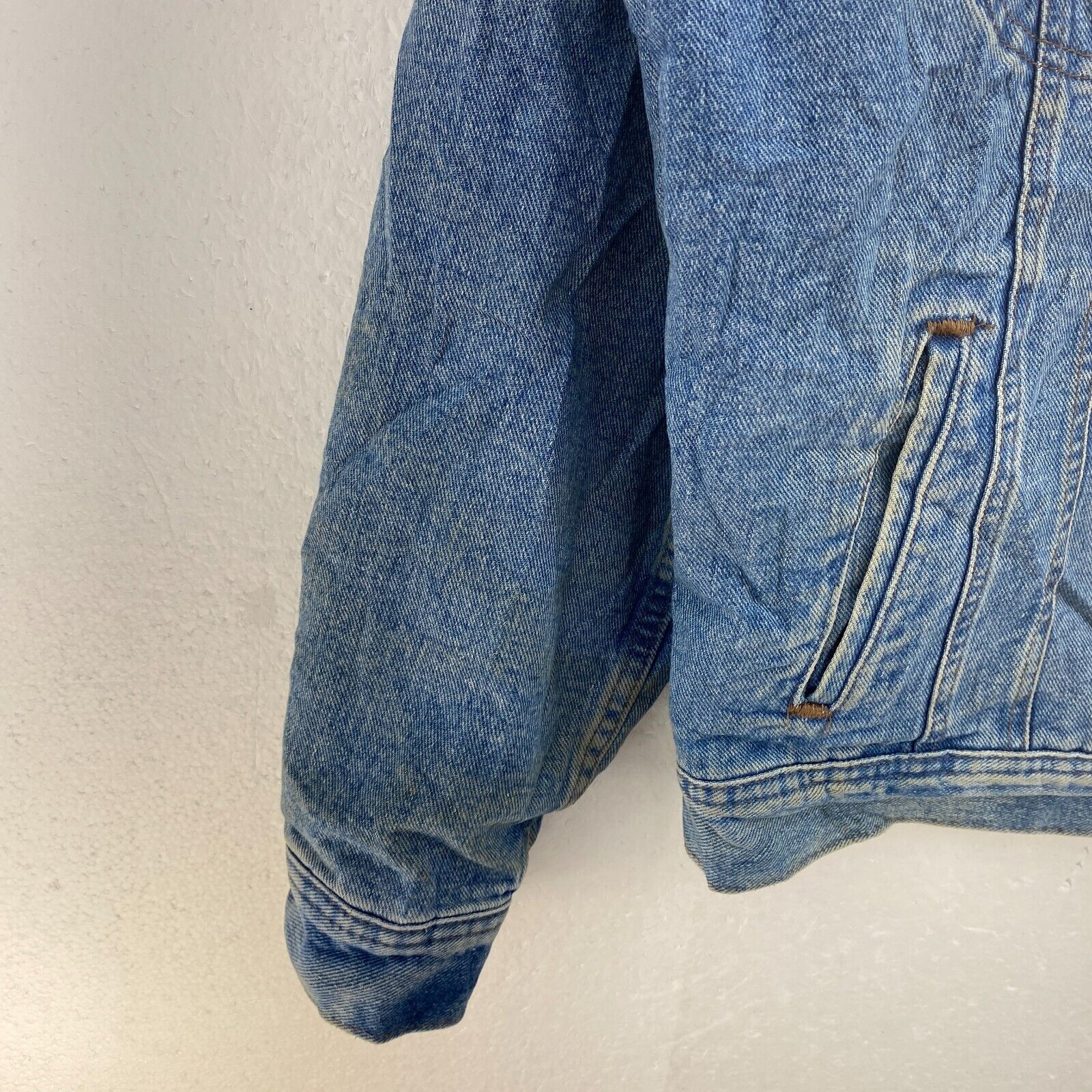 Vintage Lee Button Up Light Wash Blue Denim Jacket Size M Trucker
