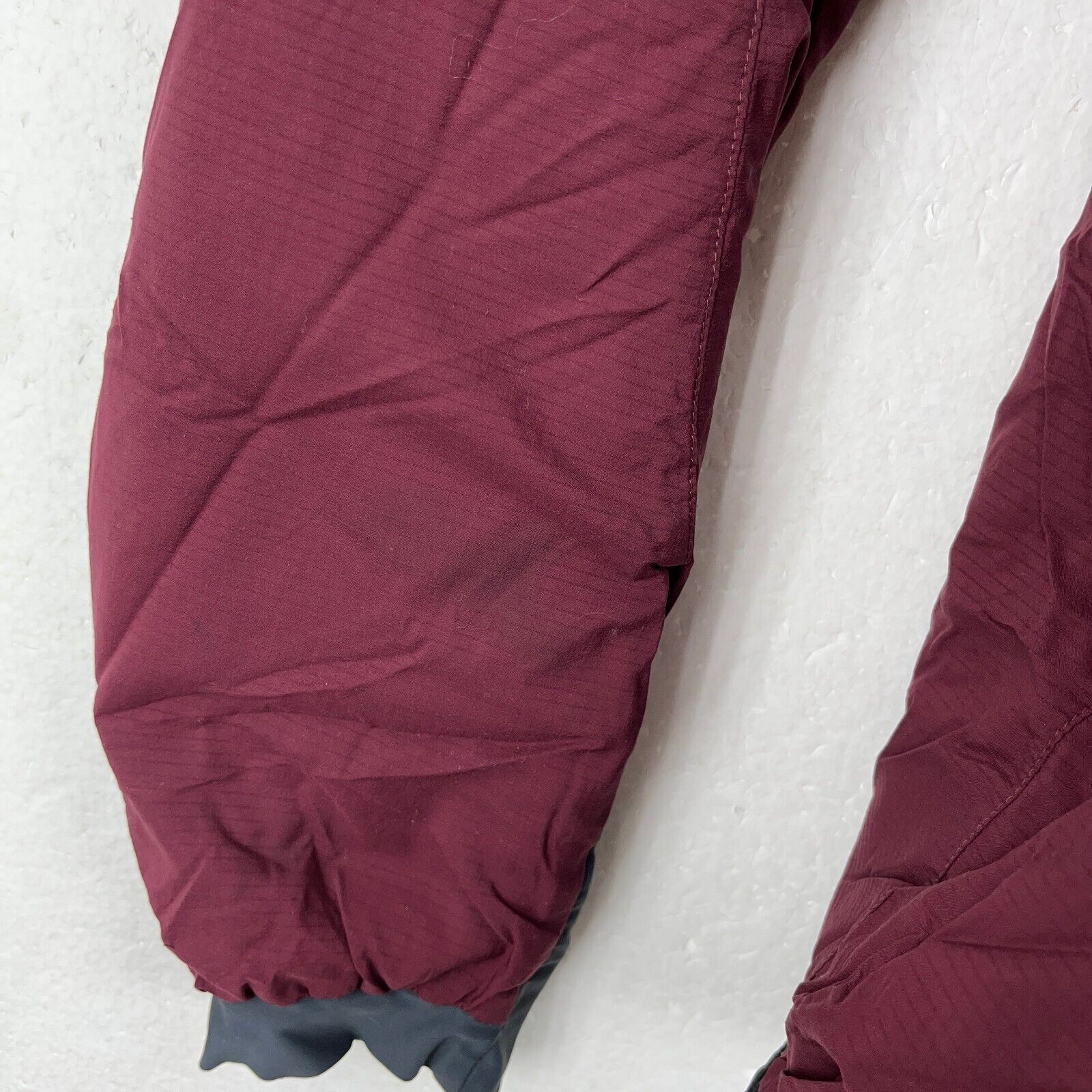 Arc'treyx Beta Logo Full Zip Burgundy Hooded Jacket Size M