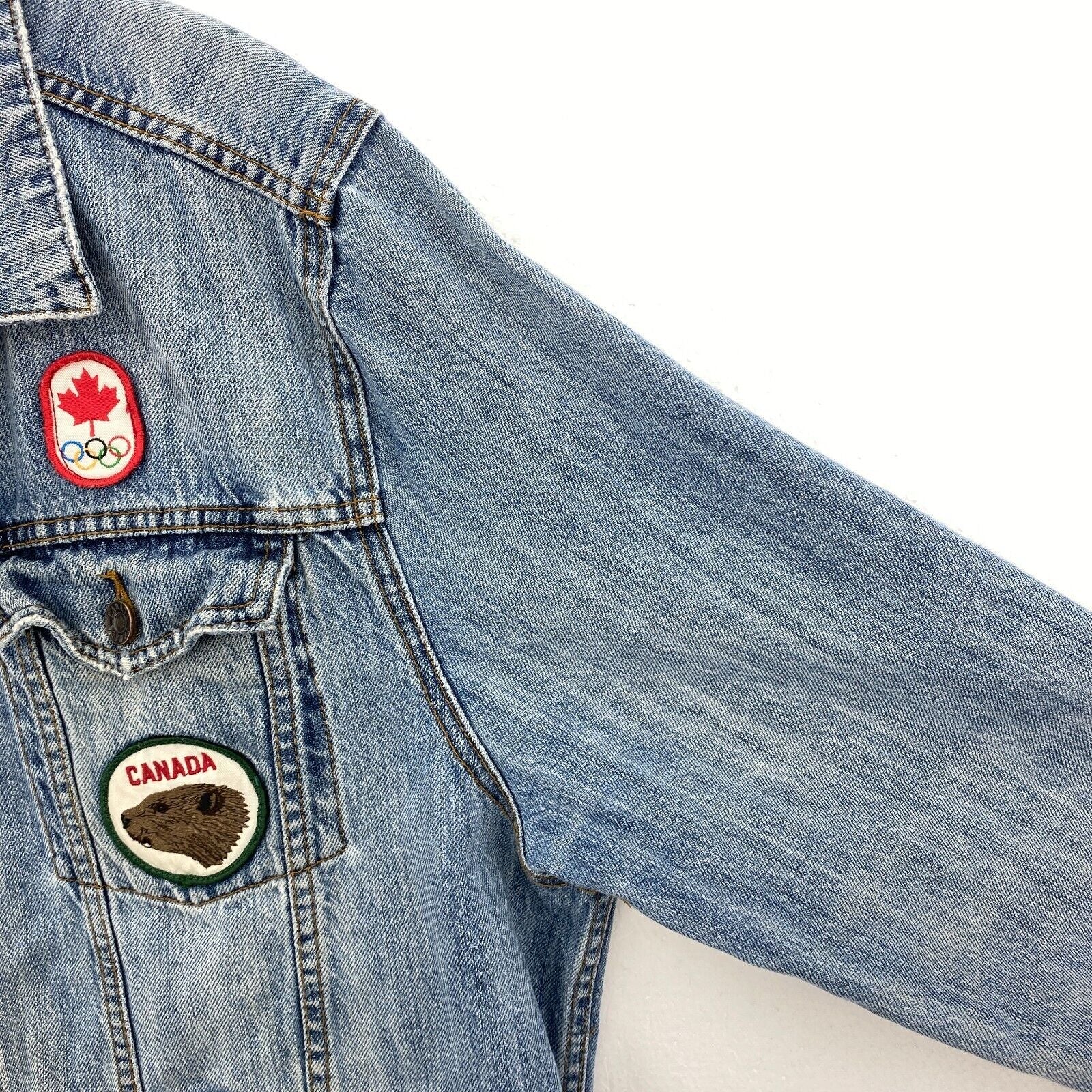 Hudson's Bay Men's Light Wash Blue Denim Jacket Canada Stickers Size XL