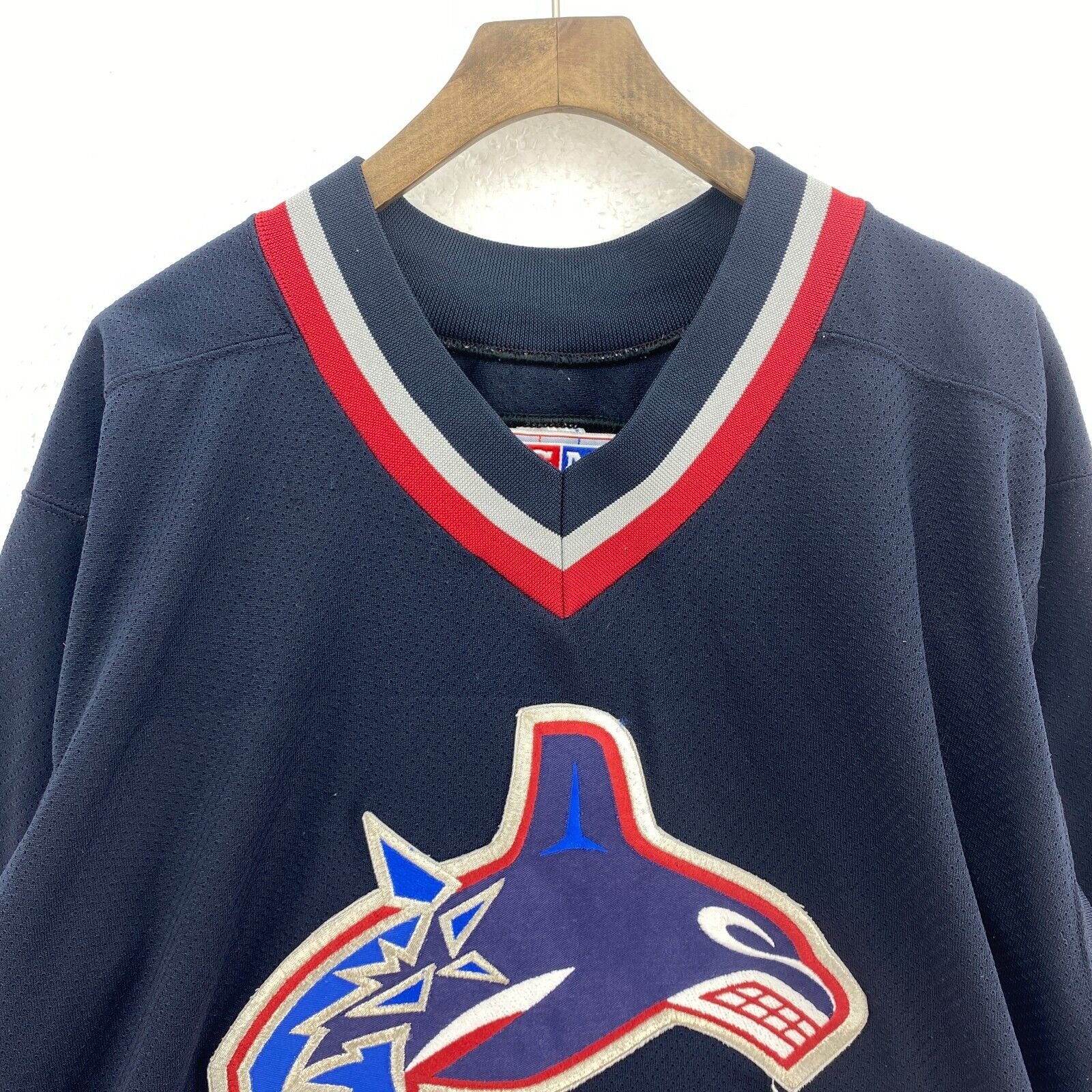 Vintage CCM Vancouver Canucks NHL Black Jersey Size M