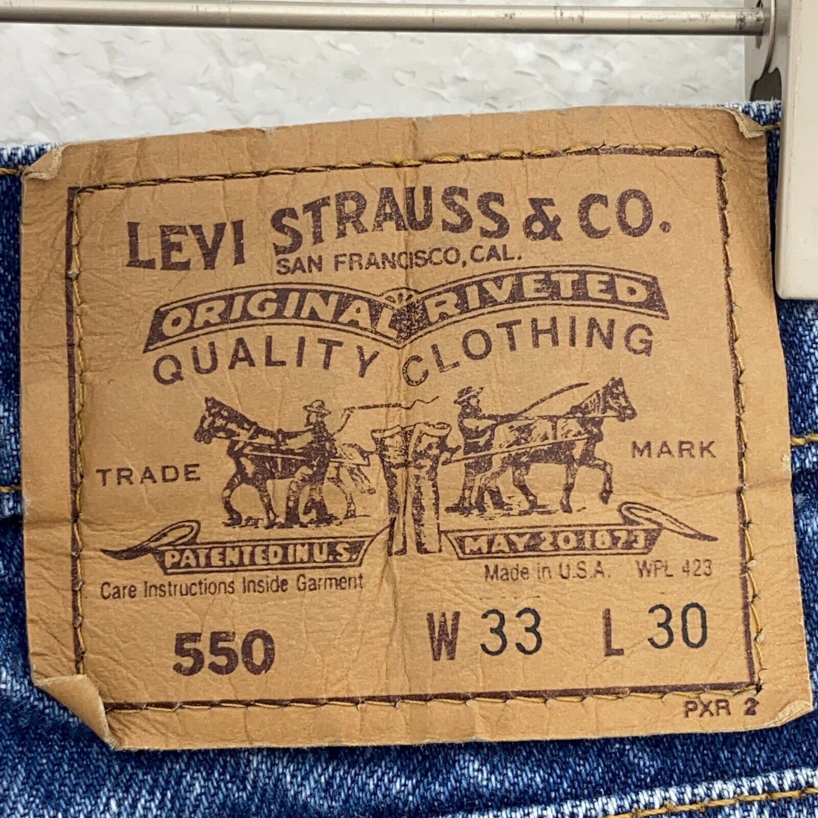 Levi Strauss 550 Orange Tab Medium Wash Blue Jeans Size 33 x 30