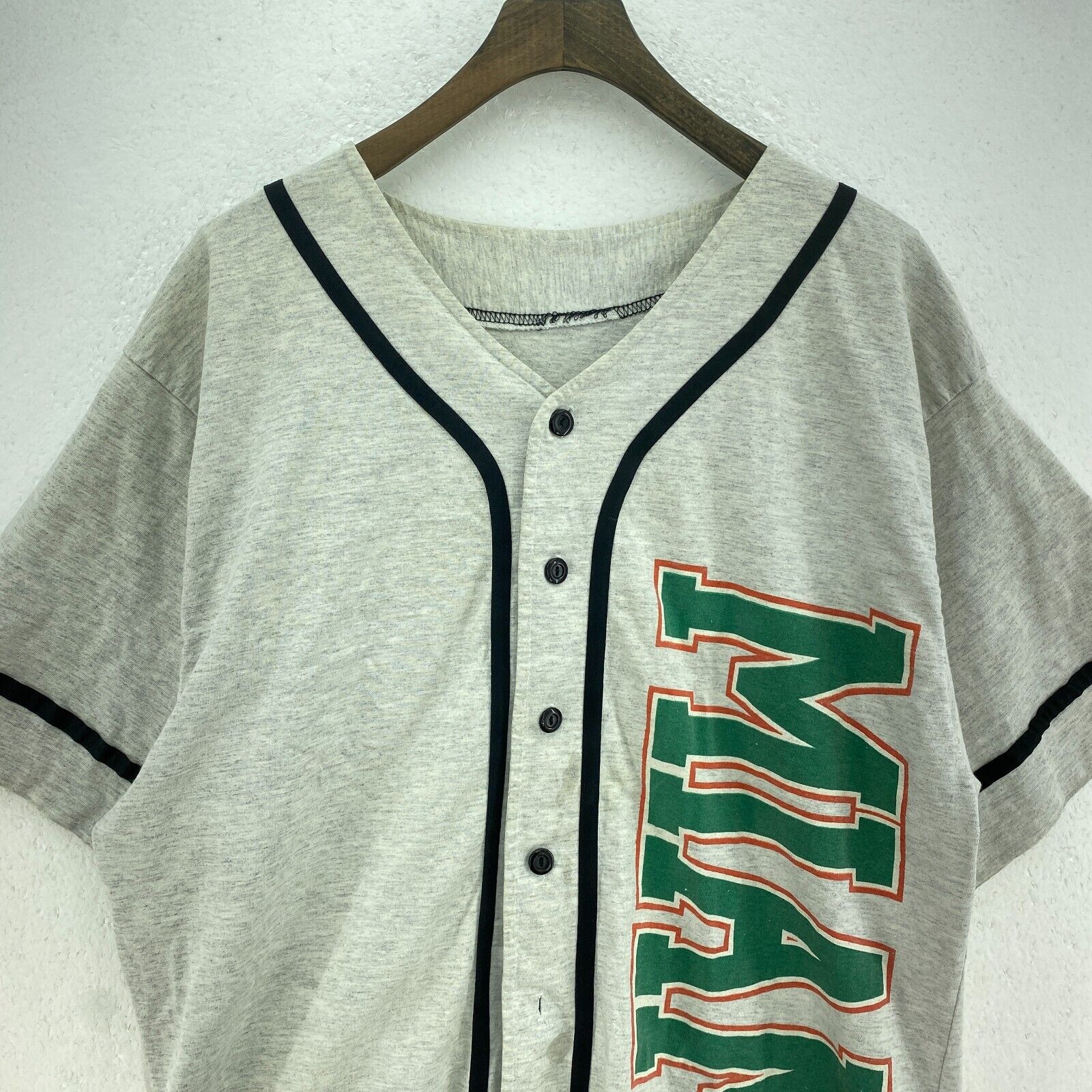 Vintage Miami Hurricanes NCAA Snap-Up Logo Gray T-shirt Size M
