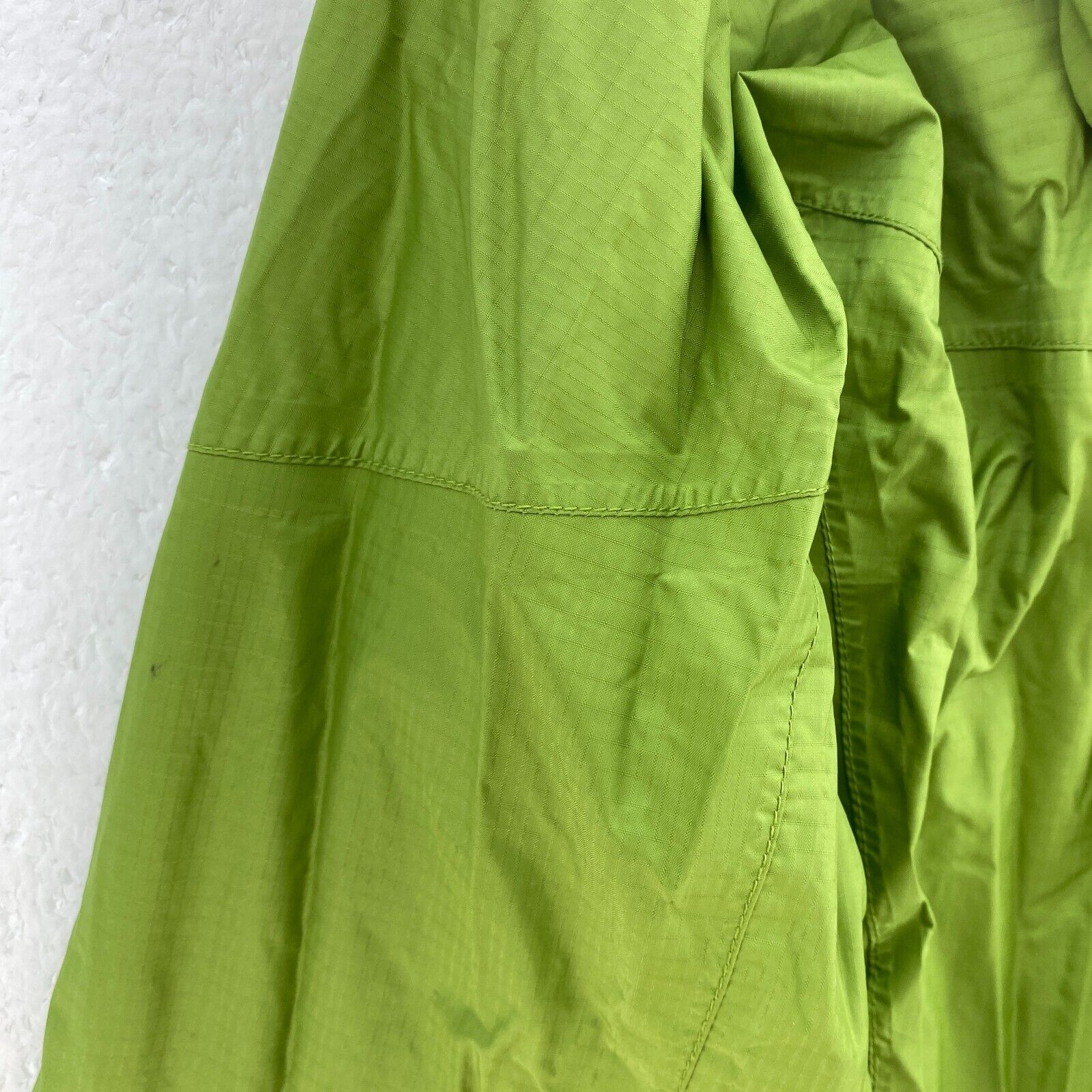 Marmot Hooded Lightweight Waterproof Rain Jacket Size M Green Women's