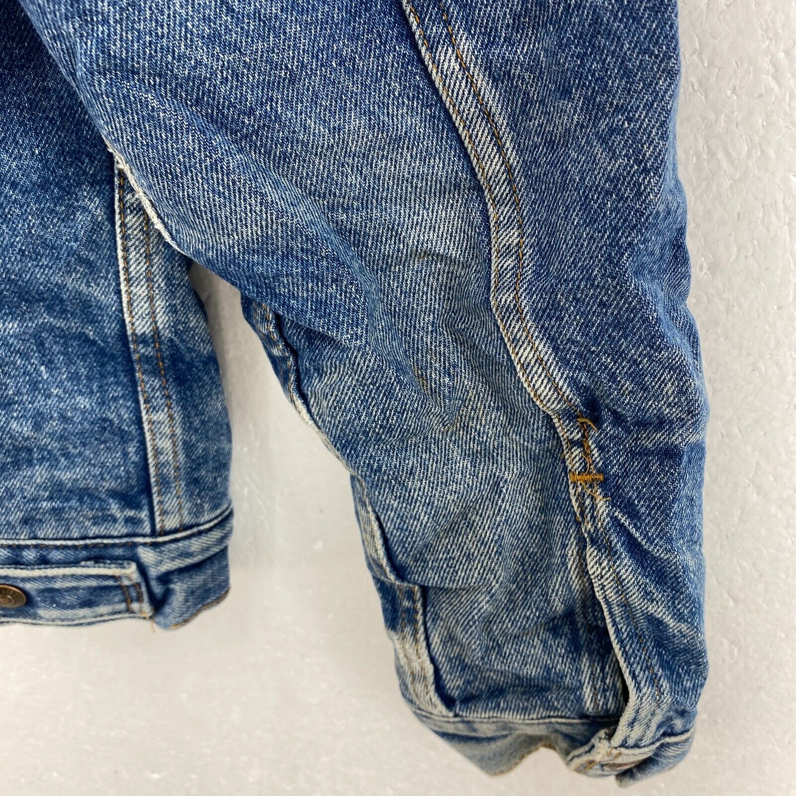 Levi Strauss Sherpa Lined Button Up Medium Wash Blue Denim Jacket Size 34