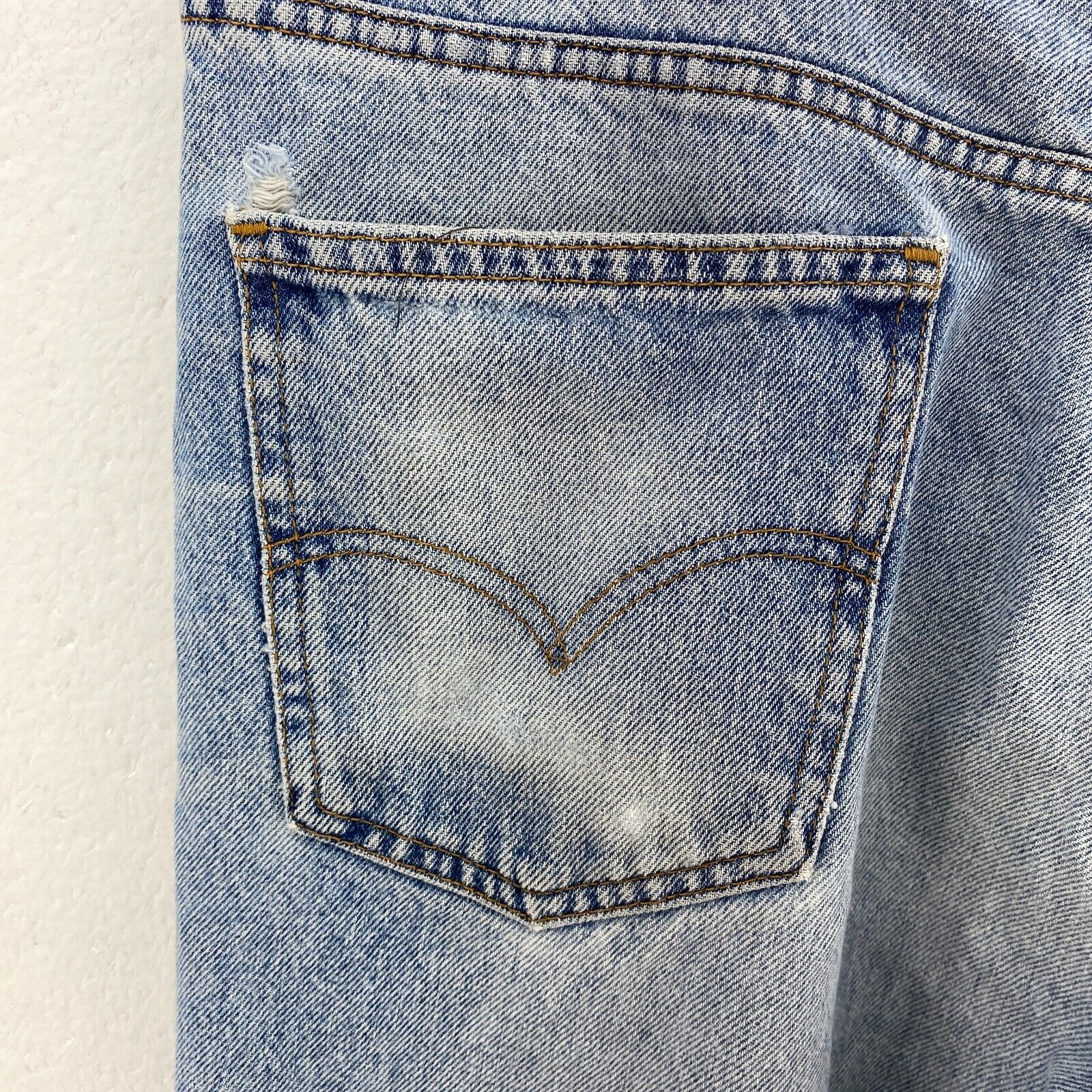 Levi Strauss 550 Orange Tab Light Wash Denim Jeans Size 40 x 32 Relaxed Fit
