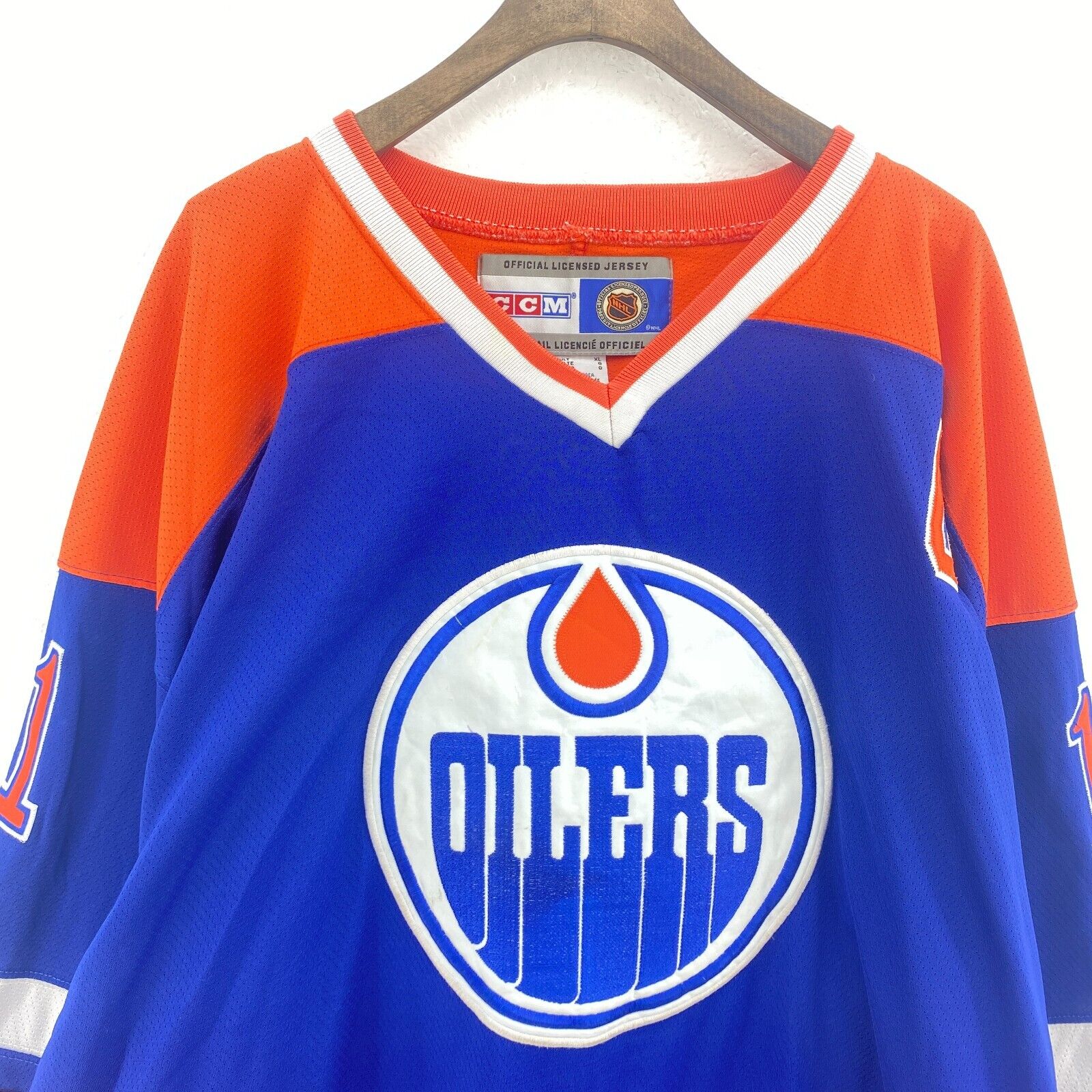 CCM Edmonton Oilers NHL 11 Mark Messier Blue V-Neck Hockey Jersey Size XL