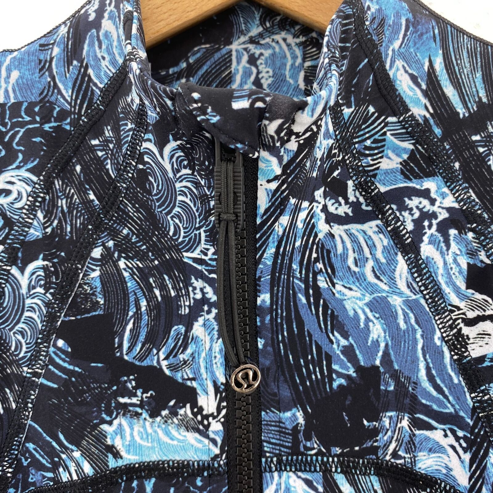 LULULEMON Abstract Printed Zip Up Jacket
