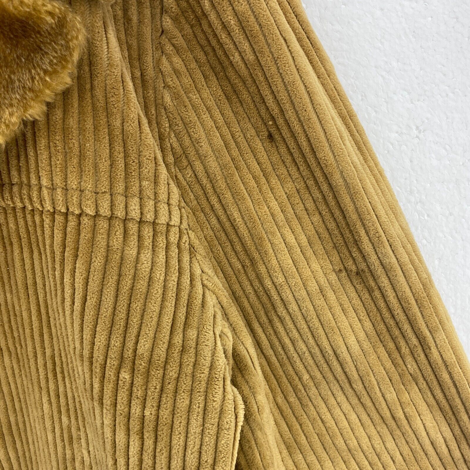 Van Heusen Brown Corduroy Fur Collar Fleece Lined Jacket Size 42