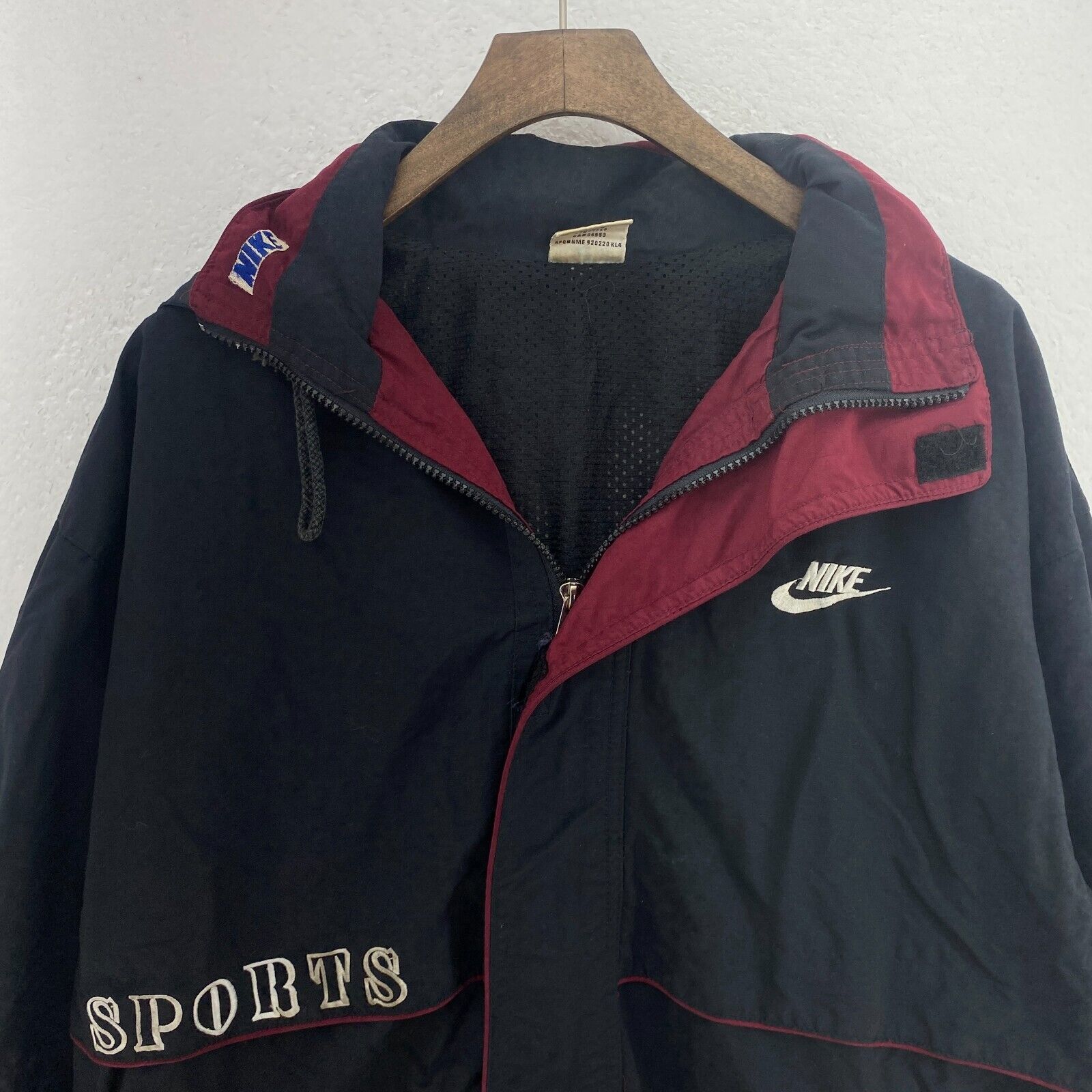 Nike Swoosh Logo Light Hooded Jacket Size L Black Full Zip Up