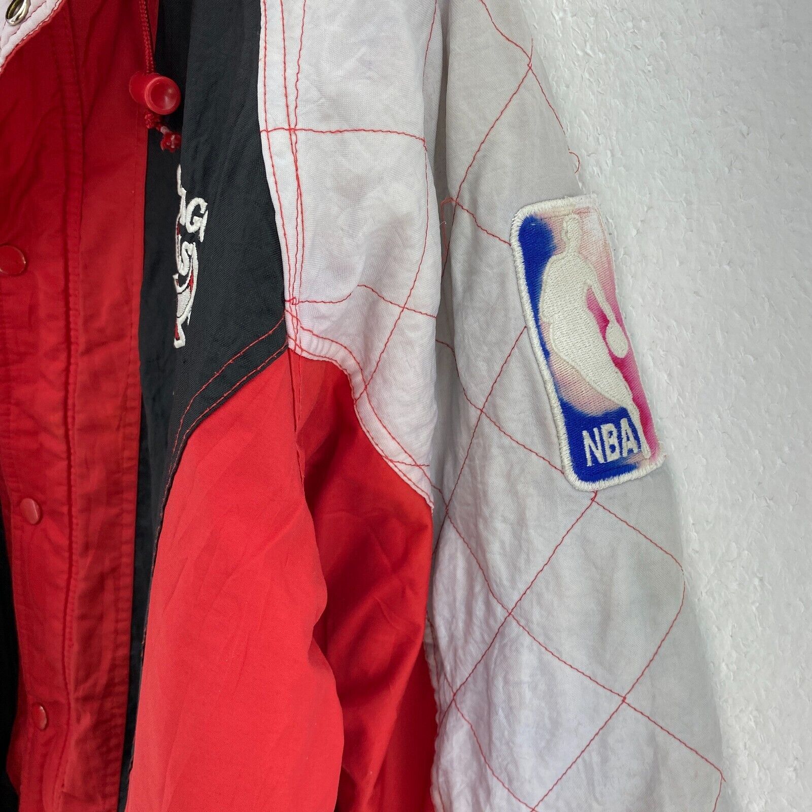Starter Chicago Bulls Logo NBA Hooded Insulated Jacket Red Size XL Full Zip Up