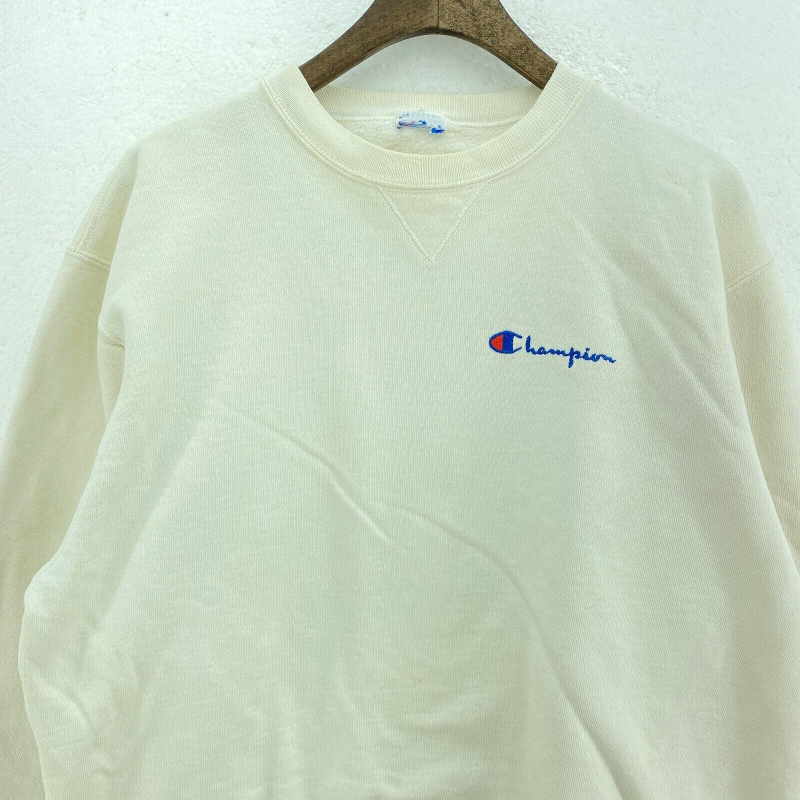 Champion Reverse Weave Embroidered Chest Logo White Sweatshirt Size M Women's