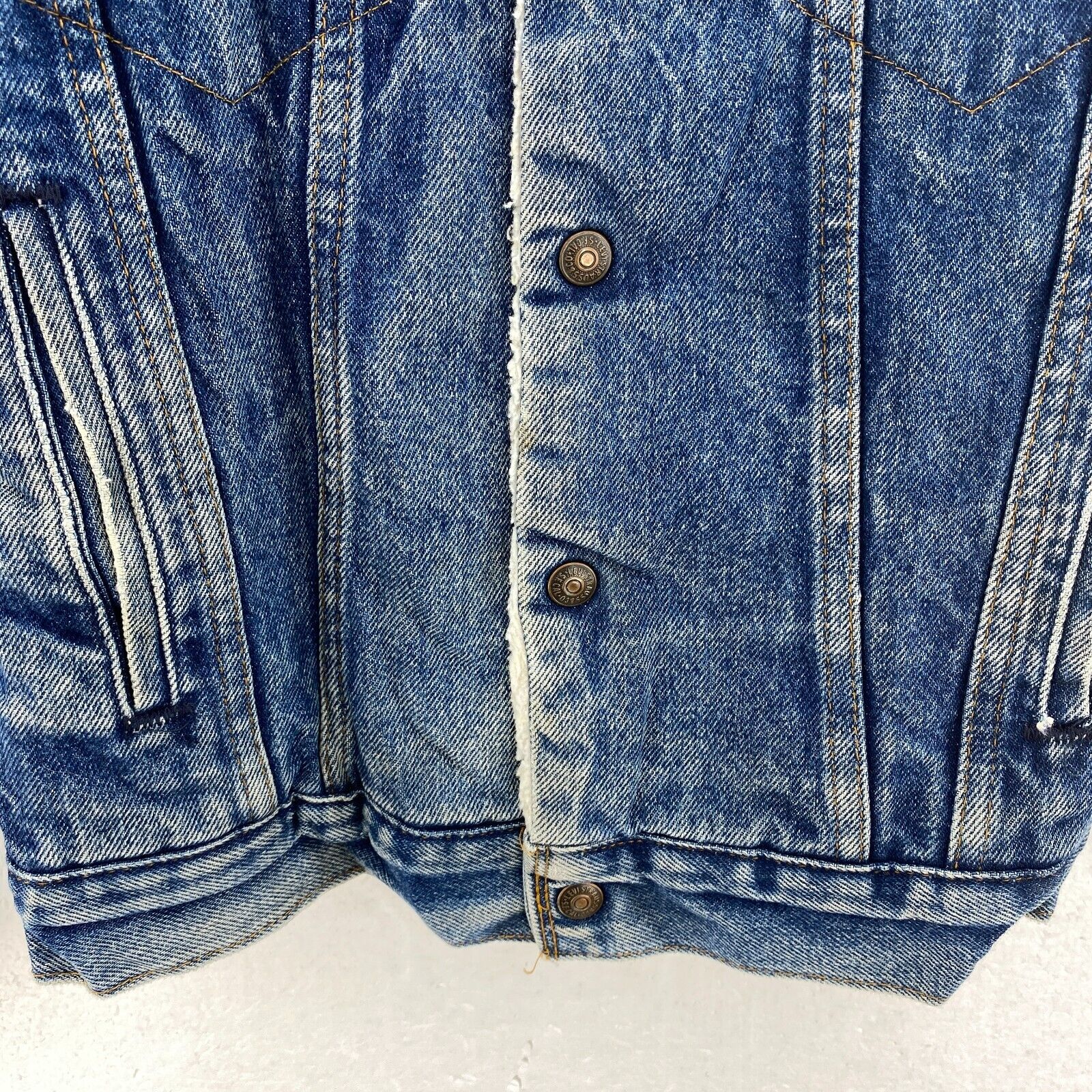 Levi Strauss Sherpa Lined Button Up Medium Wash Blue Denim Jacket Size 34