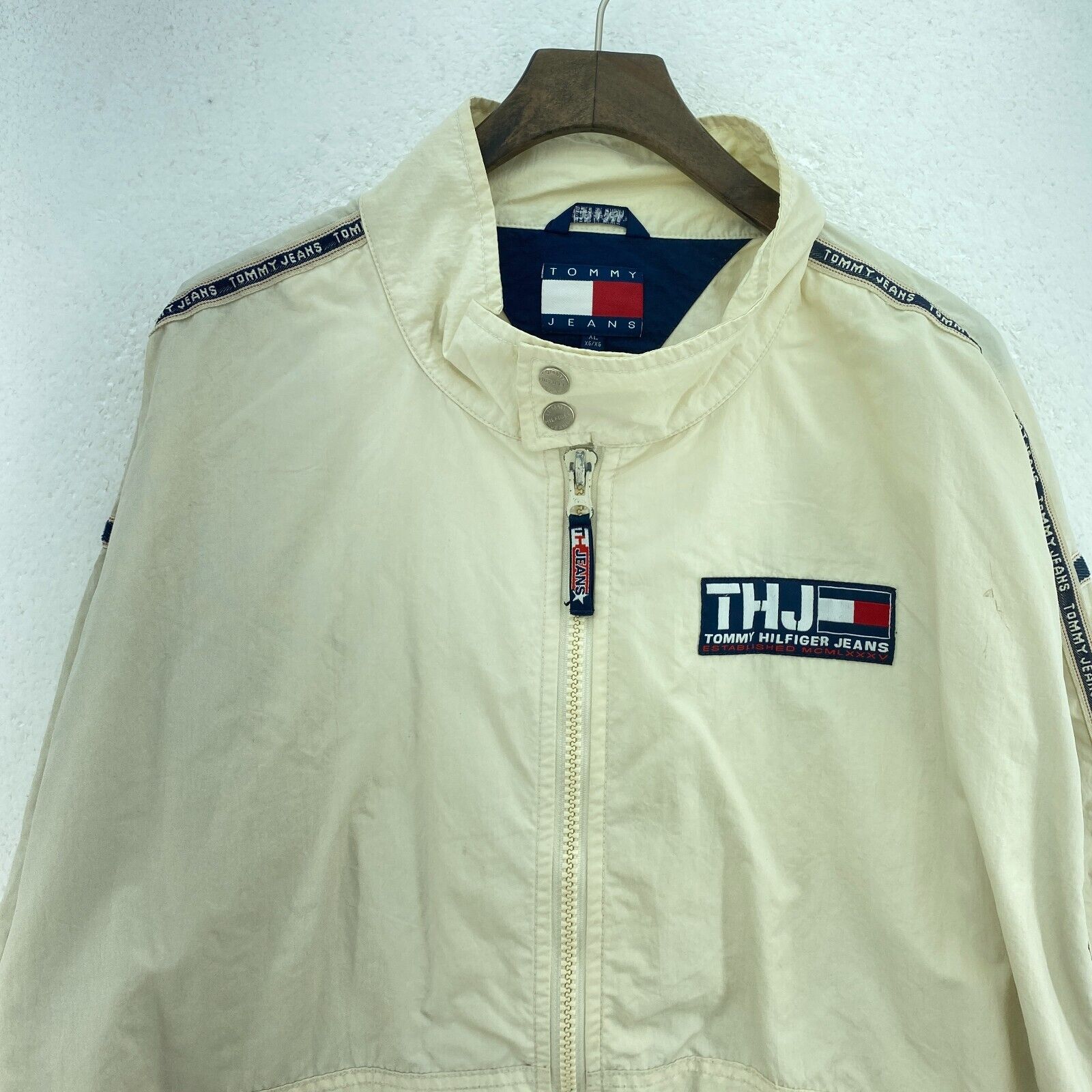 Tommy Hilfiger Full Zip Logo Ivory Light Jacket Size XL Windbreaker