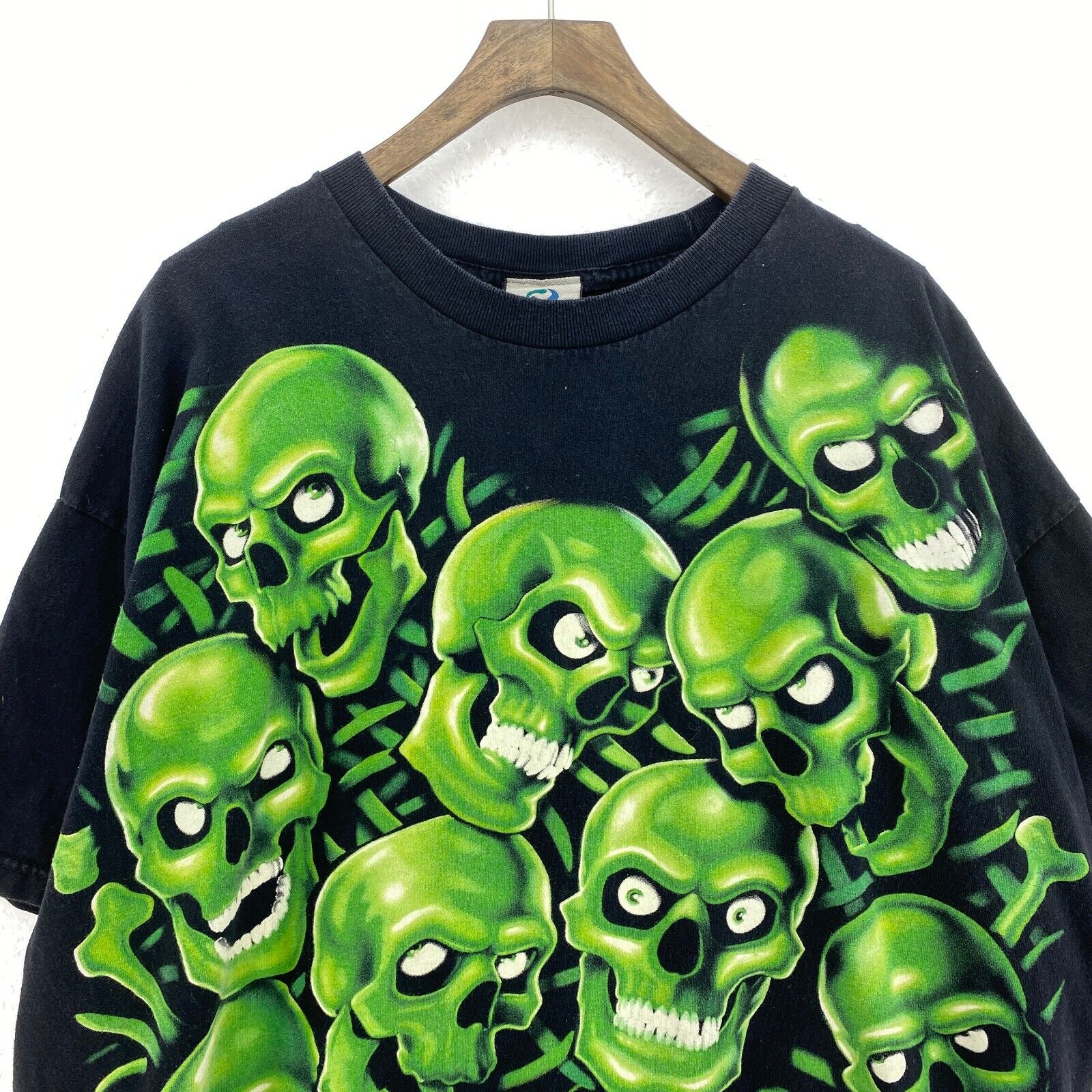 Liquid Blue Green Skull Pile Black Vintage T-shirt Size XXL