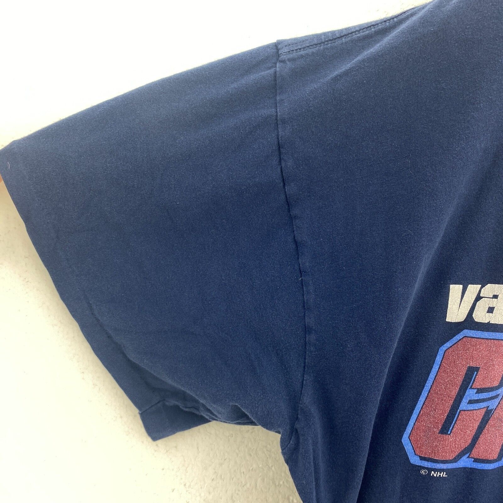Starter Vancouver Canucks Ice Hockey NHL Navy Blue T-shirt Size XL Single Stitch