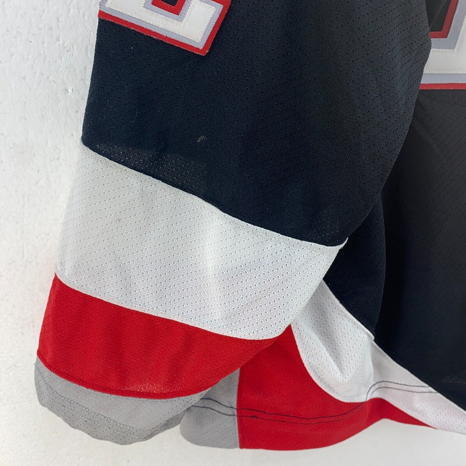 Vintage Buffalo Sabres Mikko Makela CCM NHL Black Jersey Size M