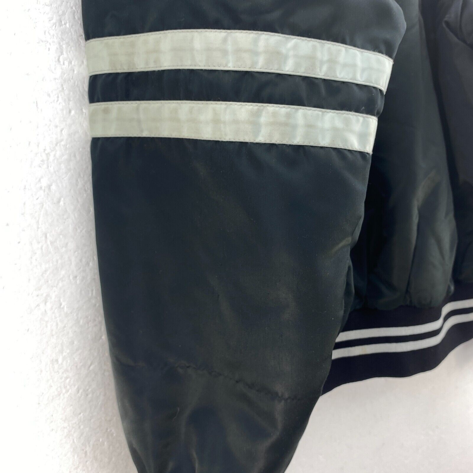 Las Vegas Raiders Varsity Black Bomber Snapped Jacket Size 2XL