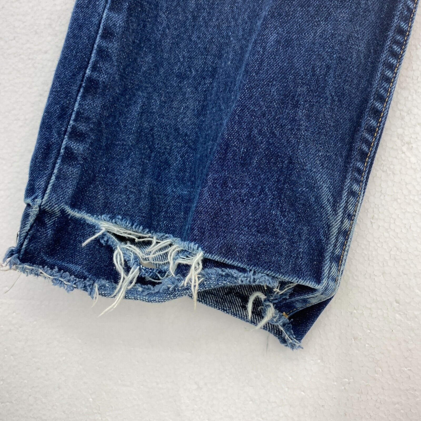 Levis 501 Dark Wash Blue Jeans Size 32 Straight Leg