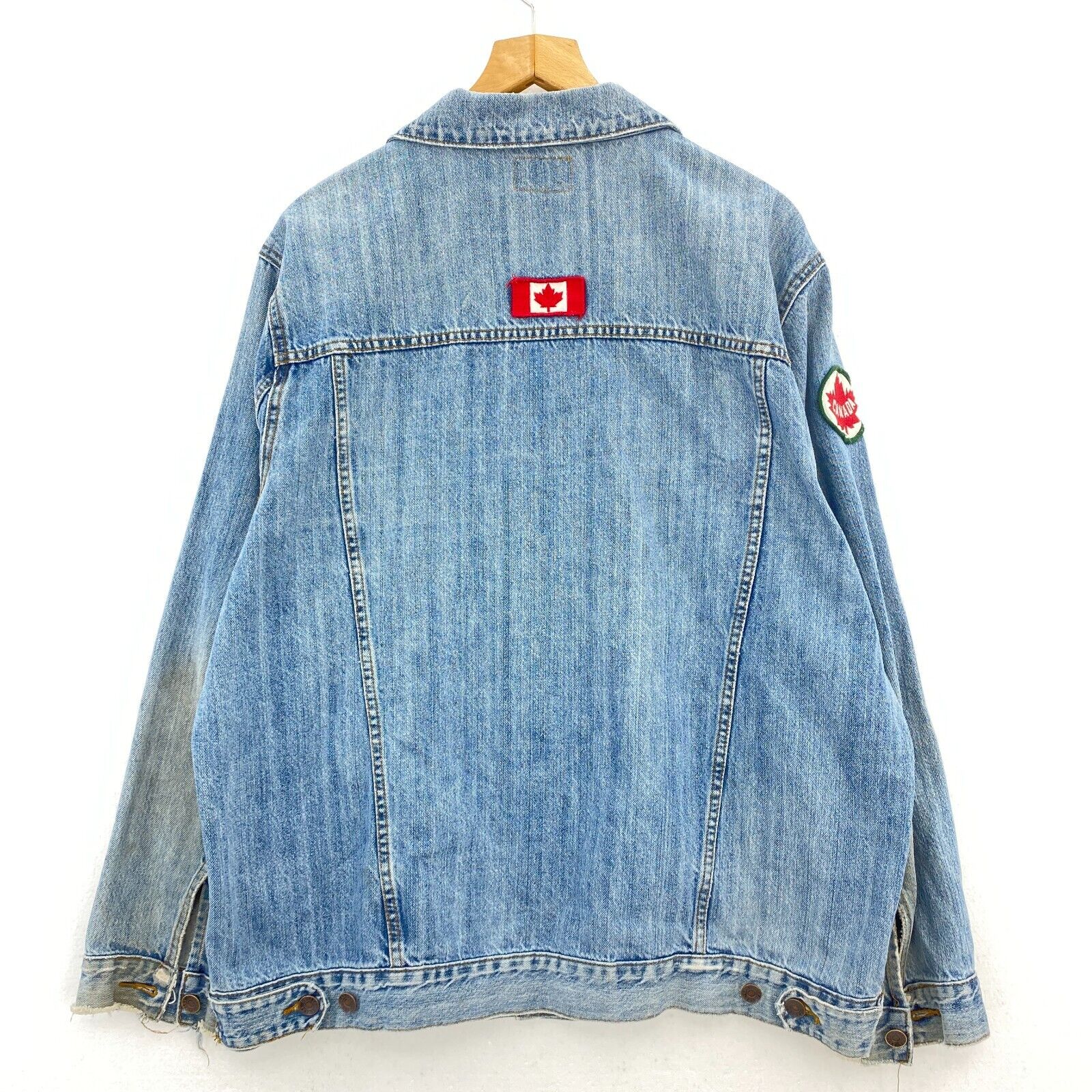 Hudson's Bay Men's Light Wash Blue Denim Jacket Canada Stickers Size XL