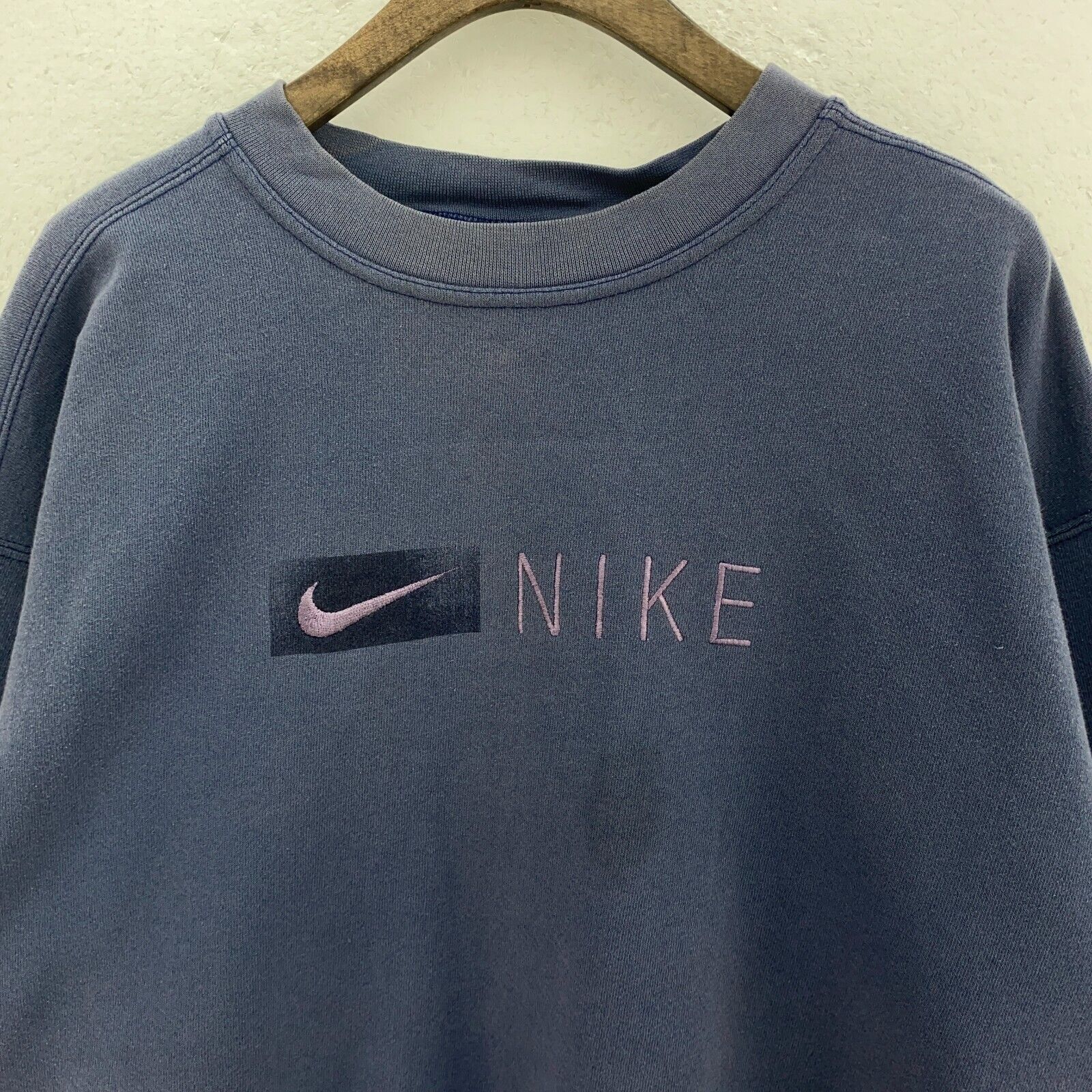 Nike Small Logo Embroidered Blue Sweatshirt Size L Crewneck