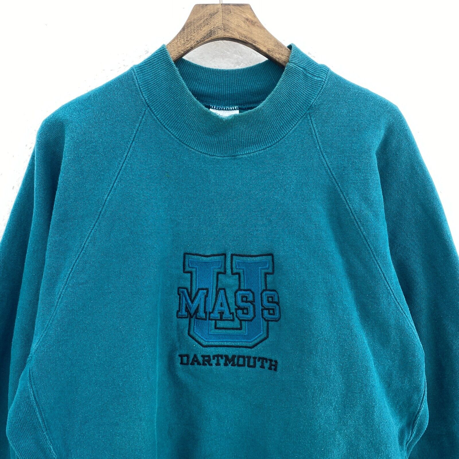 U Mass University of Massachusetts Dartmouth Green High Neck Sweatshirt Size L