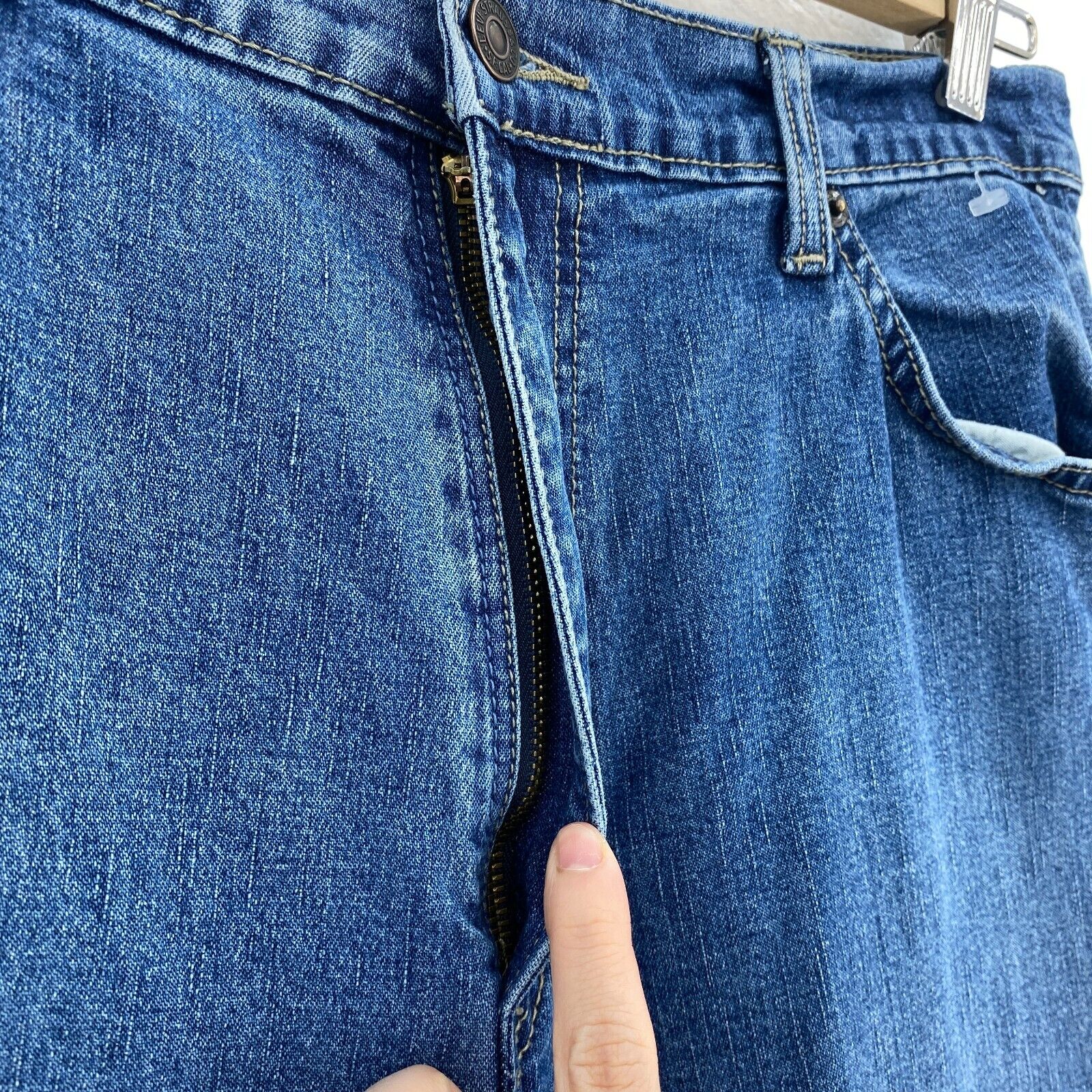 Levi Strauss Orange Tab Medium Wash Blue Straight Jeans Size 29 x 32